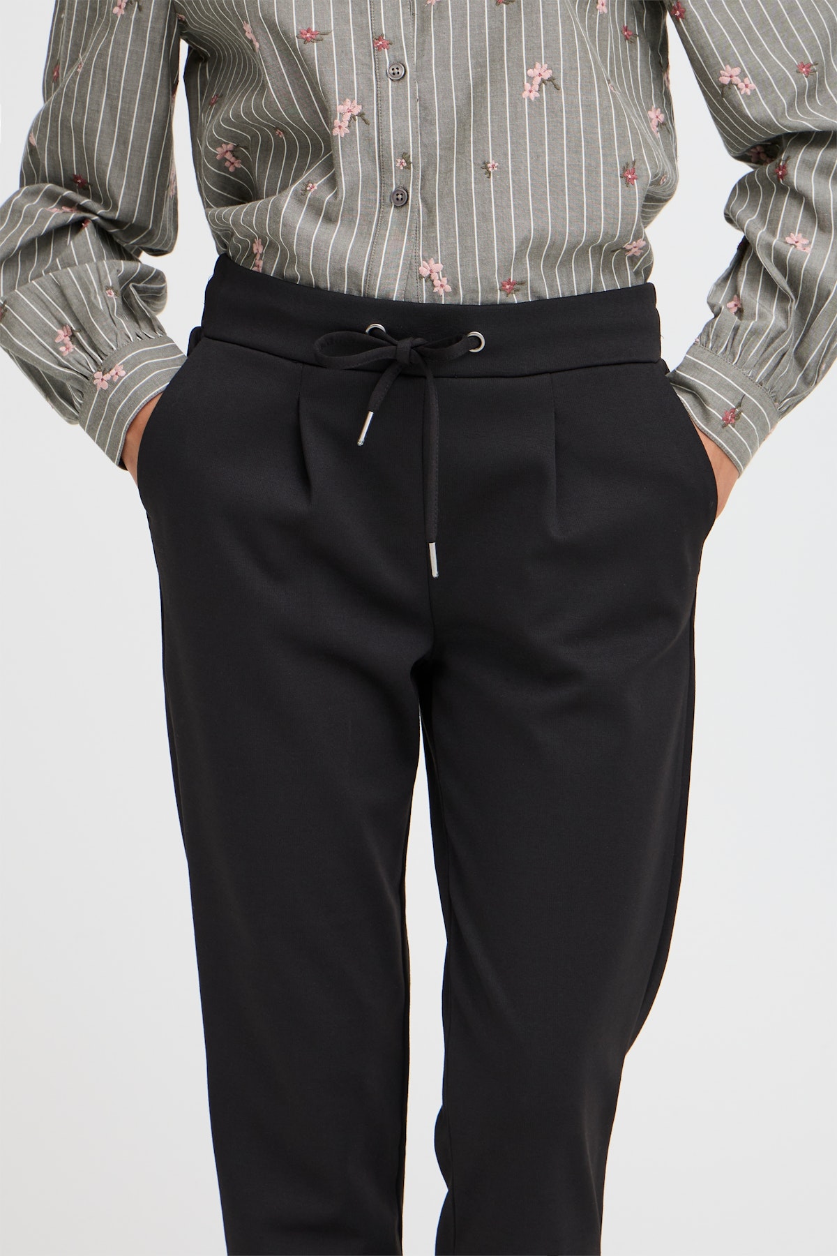 BYRizetta pants cropped in black colour | b.young