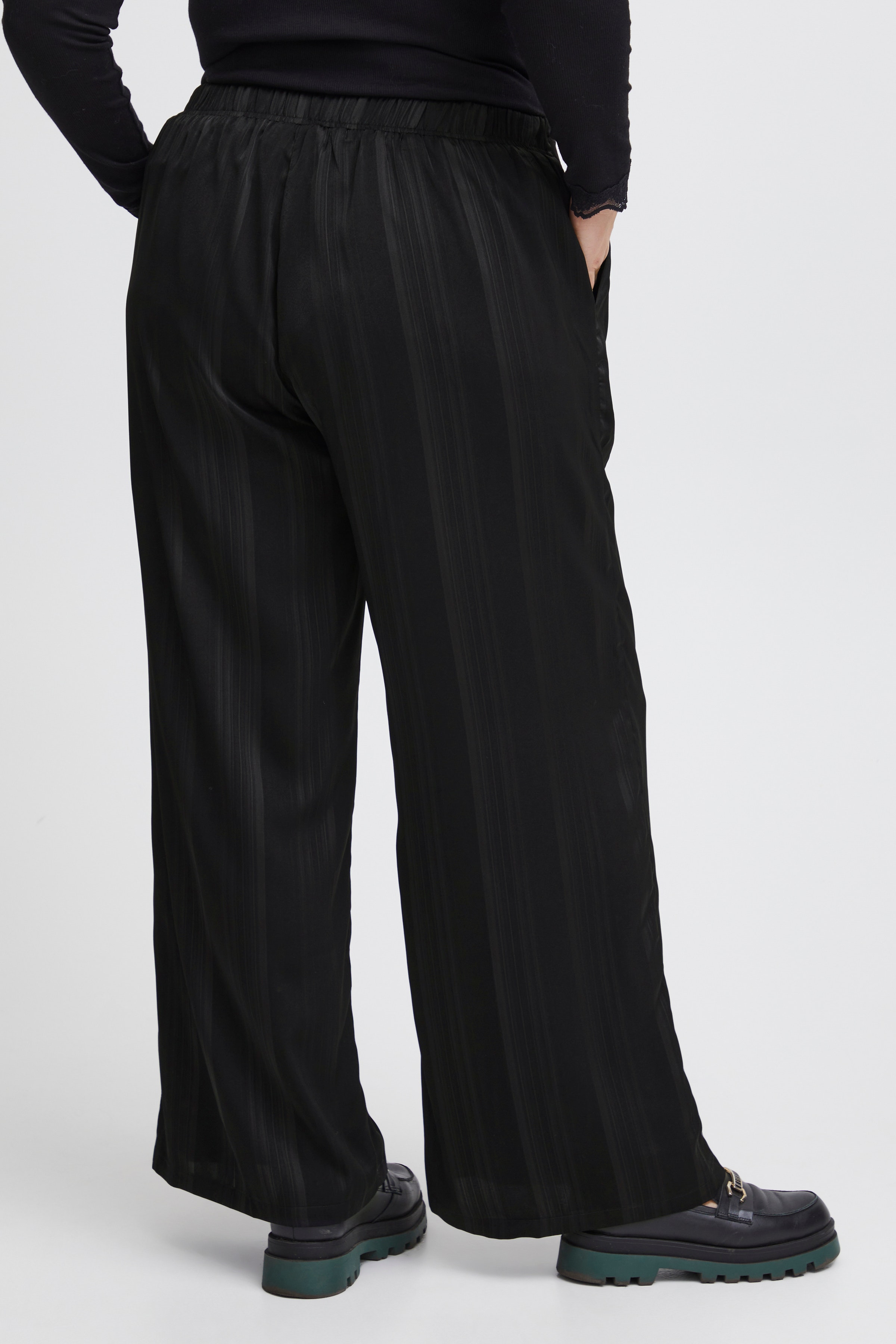 FPYNDA Broek LOOKBOOK FRONT 20613094-200113