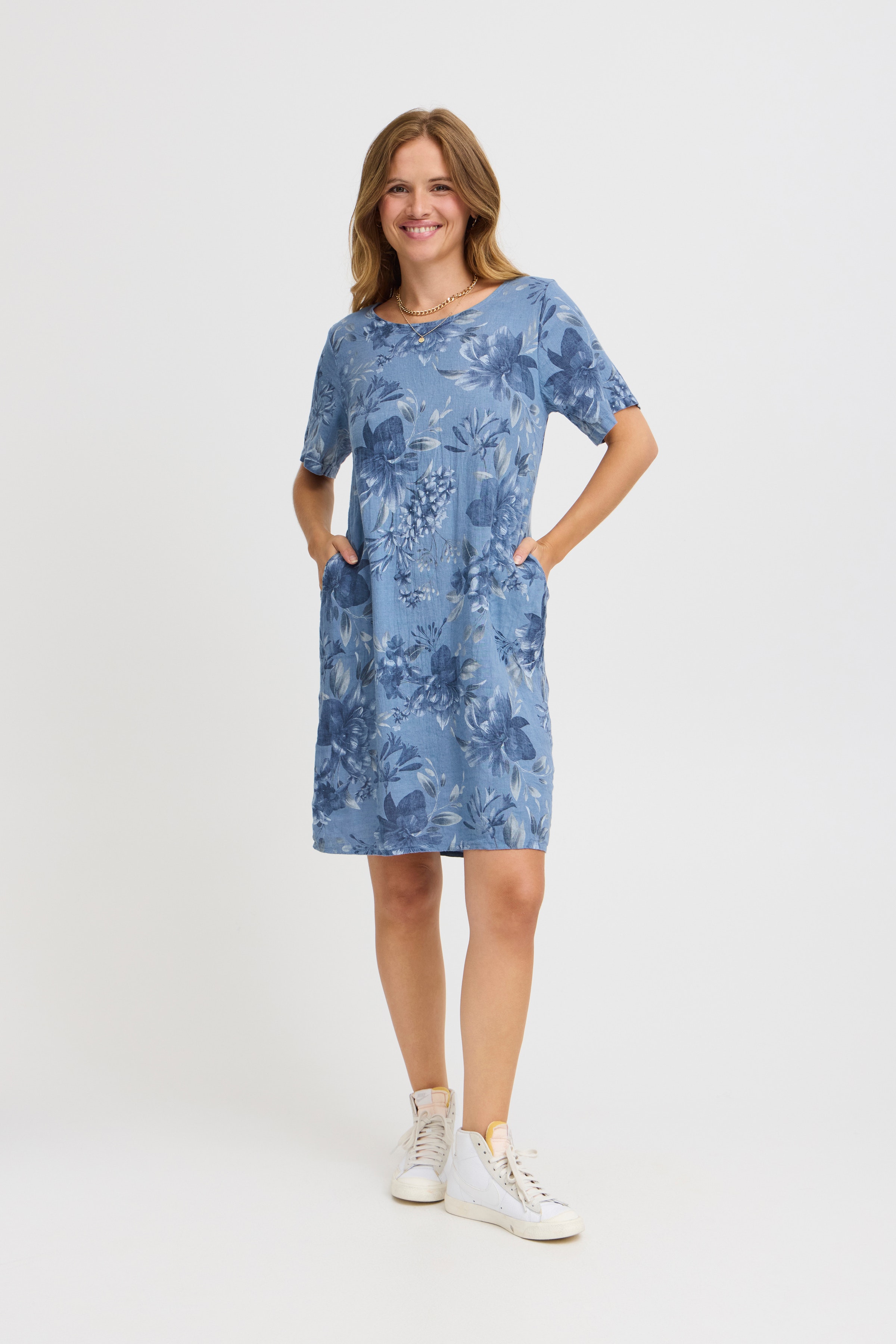 SBTORIA Kjole LOOKBOOK FRONT 22100663-173912