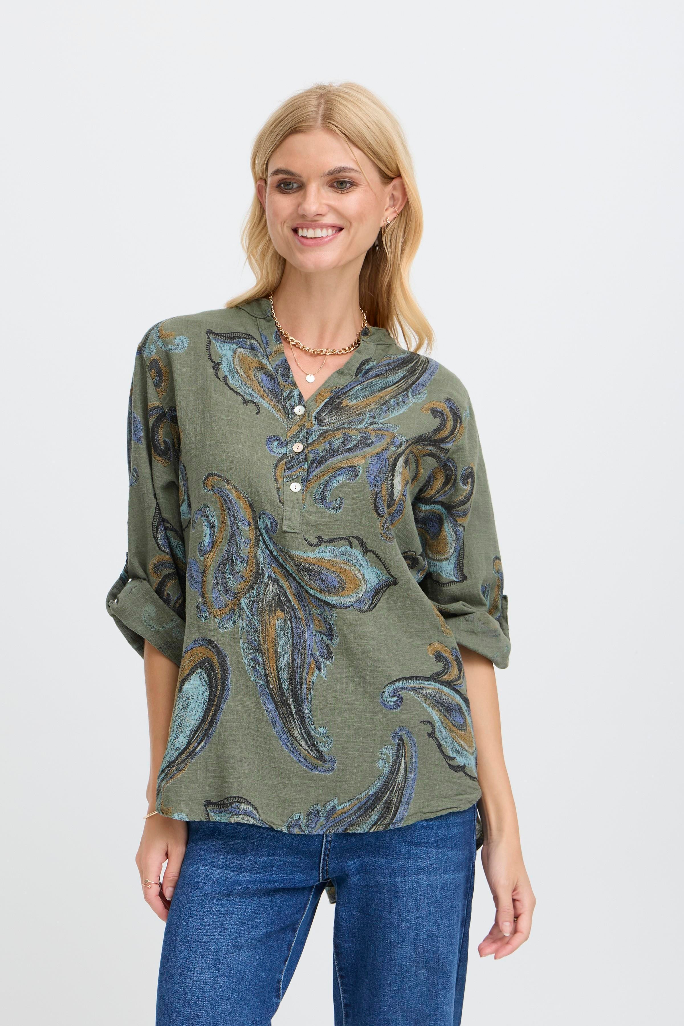 SBALEXIA Bluse LOOKBOOK FRONT 22101052-180515