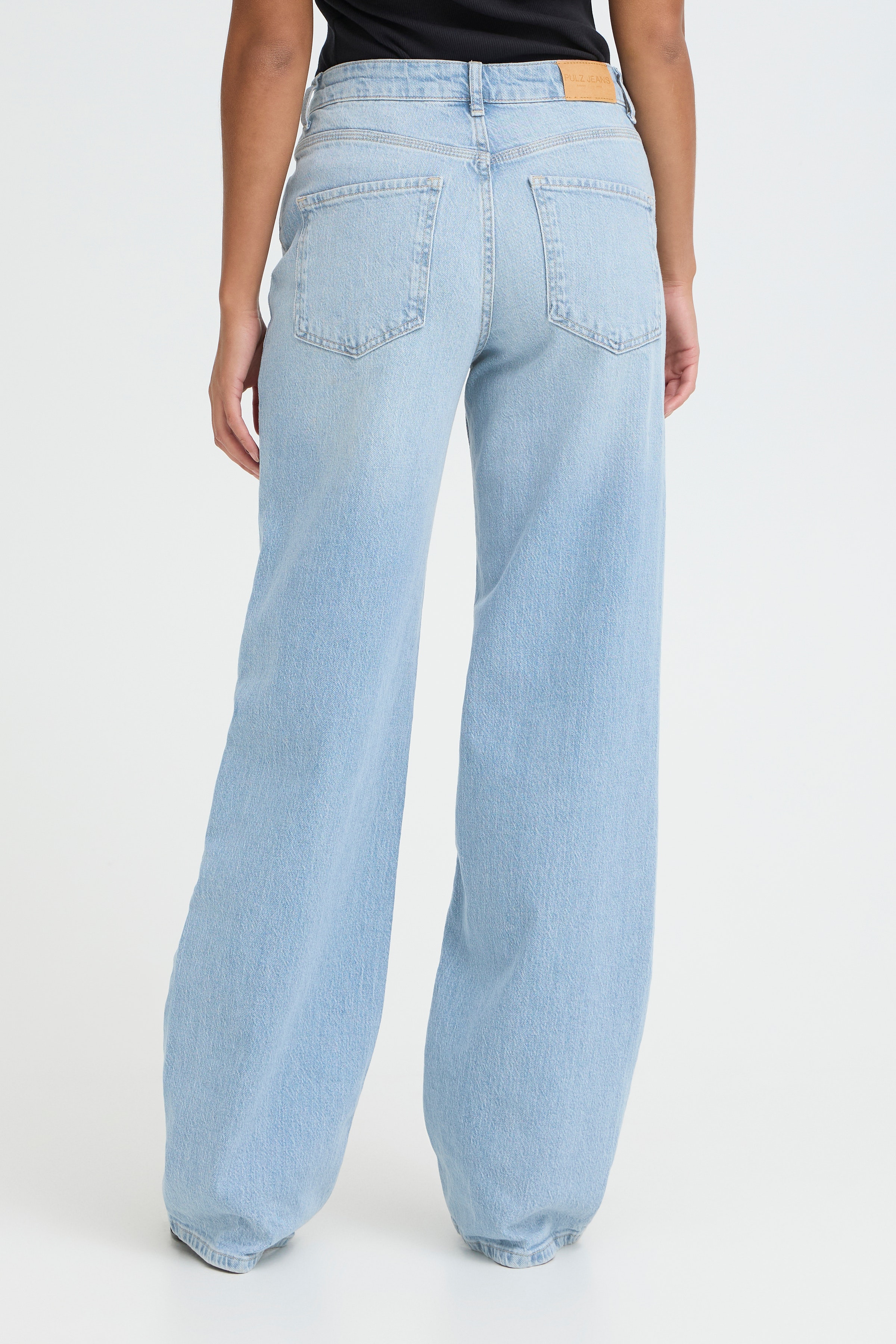 PZVEGA HW Jeans Wide Leg LOOKBOOK BACK 50207173-200008