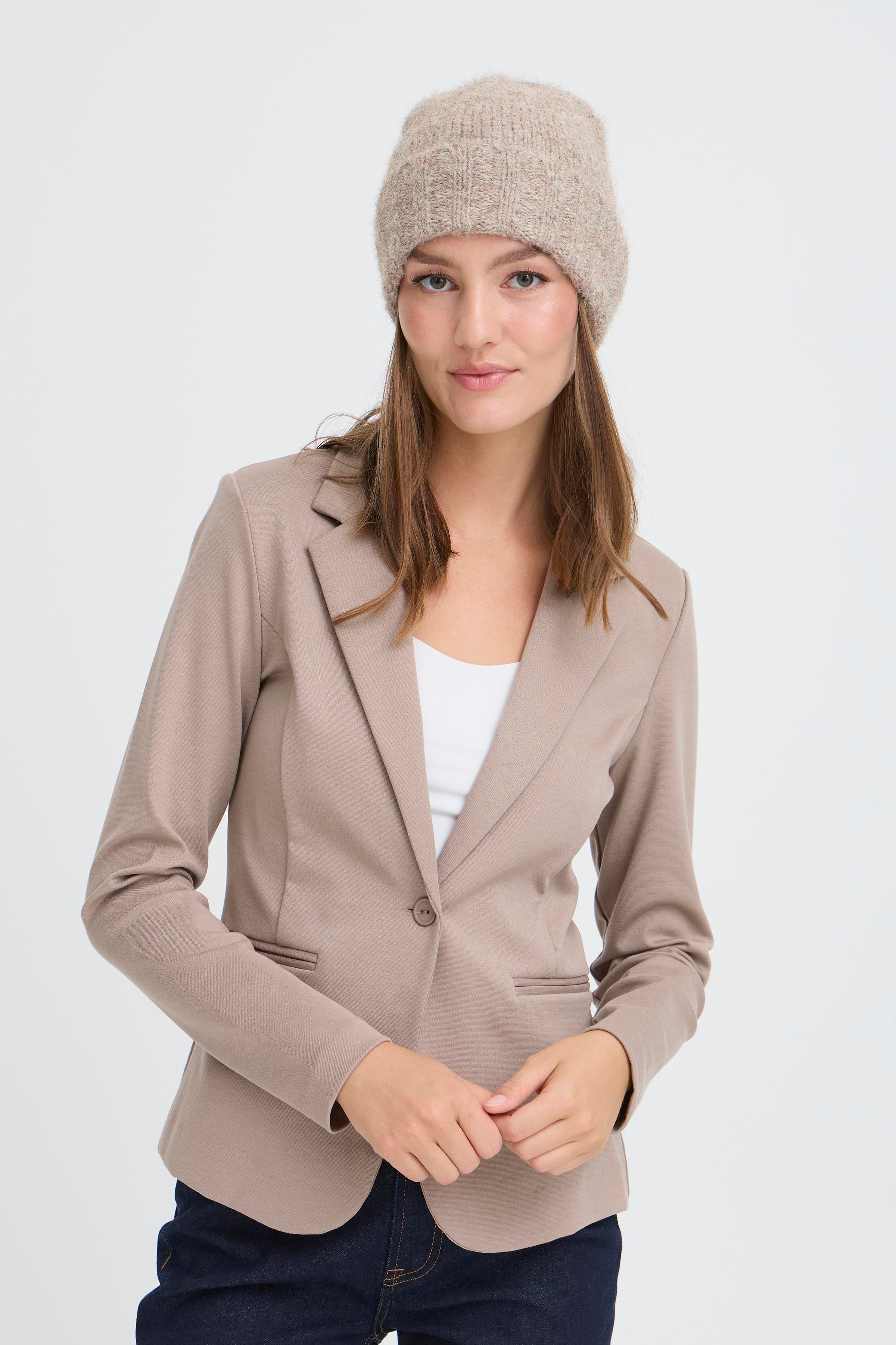 IAMONA Capuche LOOKBOOK FRONT 20124764-1304011