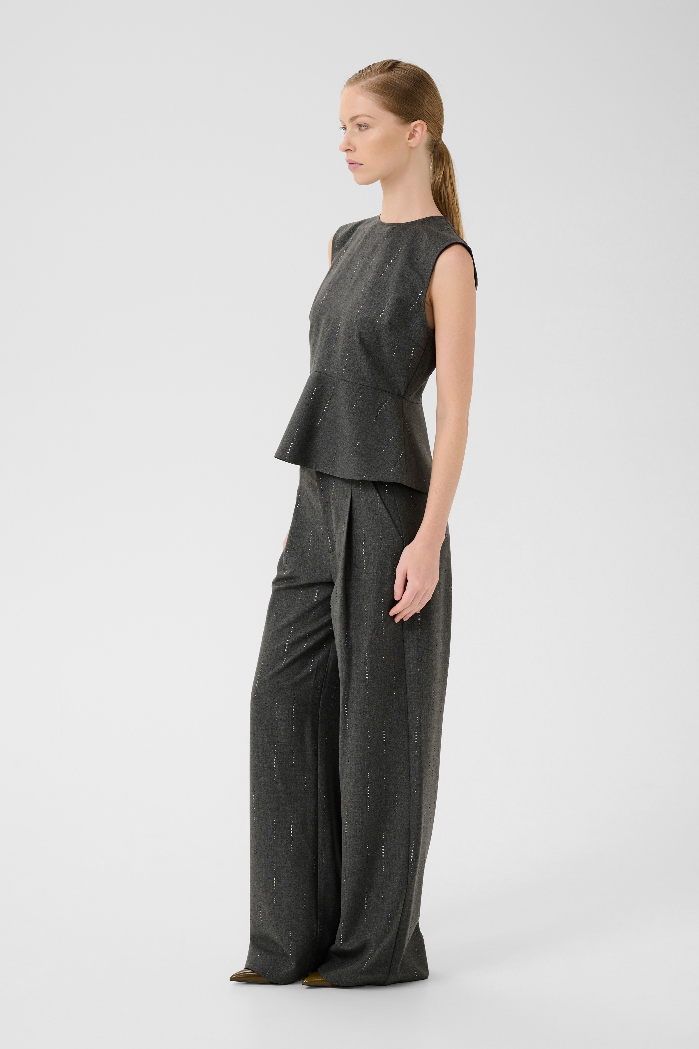 GZadira Hose LOOKBOOK FRONT 10910708-100494