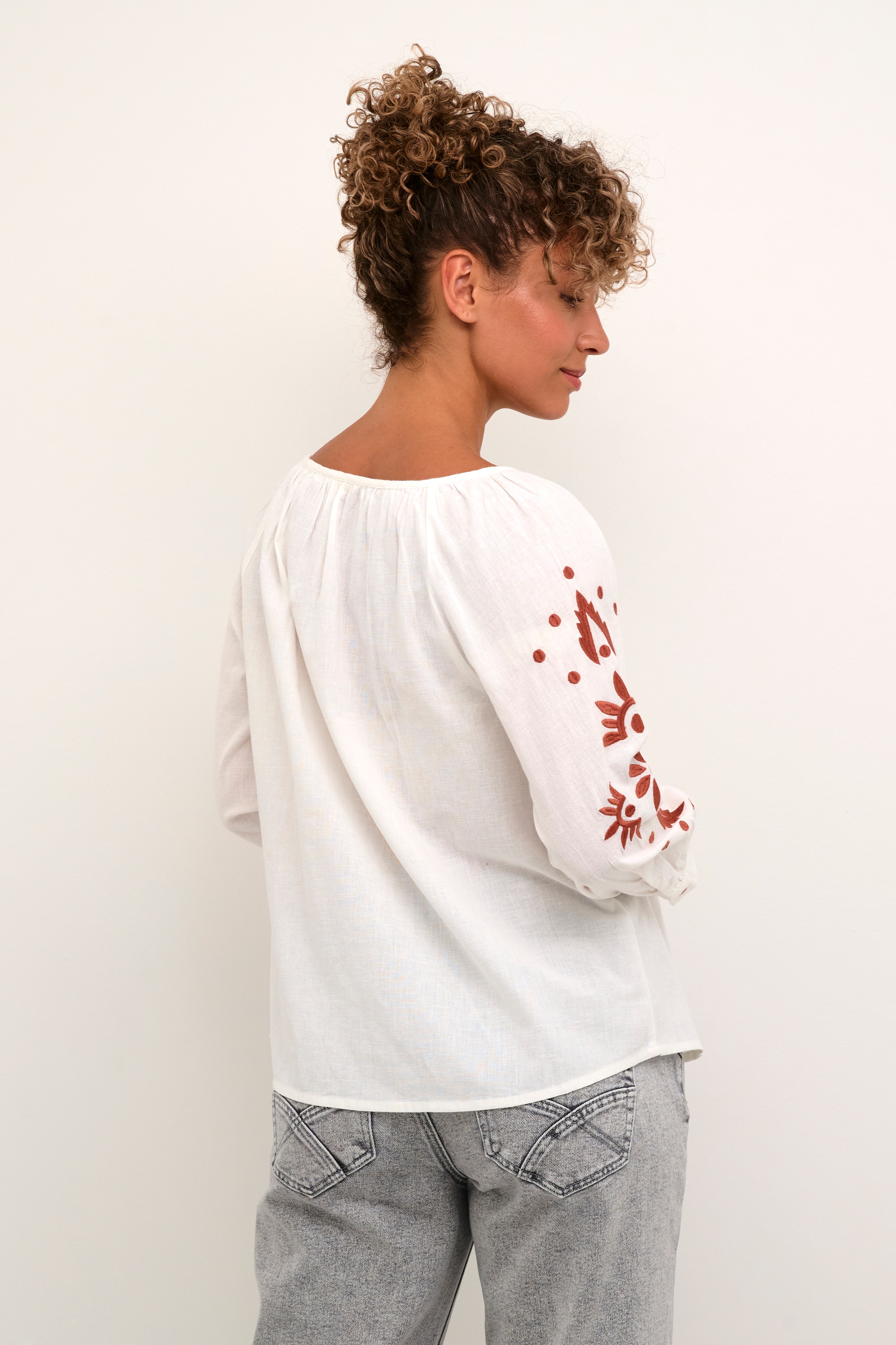 CRAlexi Blouse LOOKBOOK BACK 10612347-110602