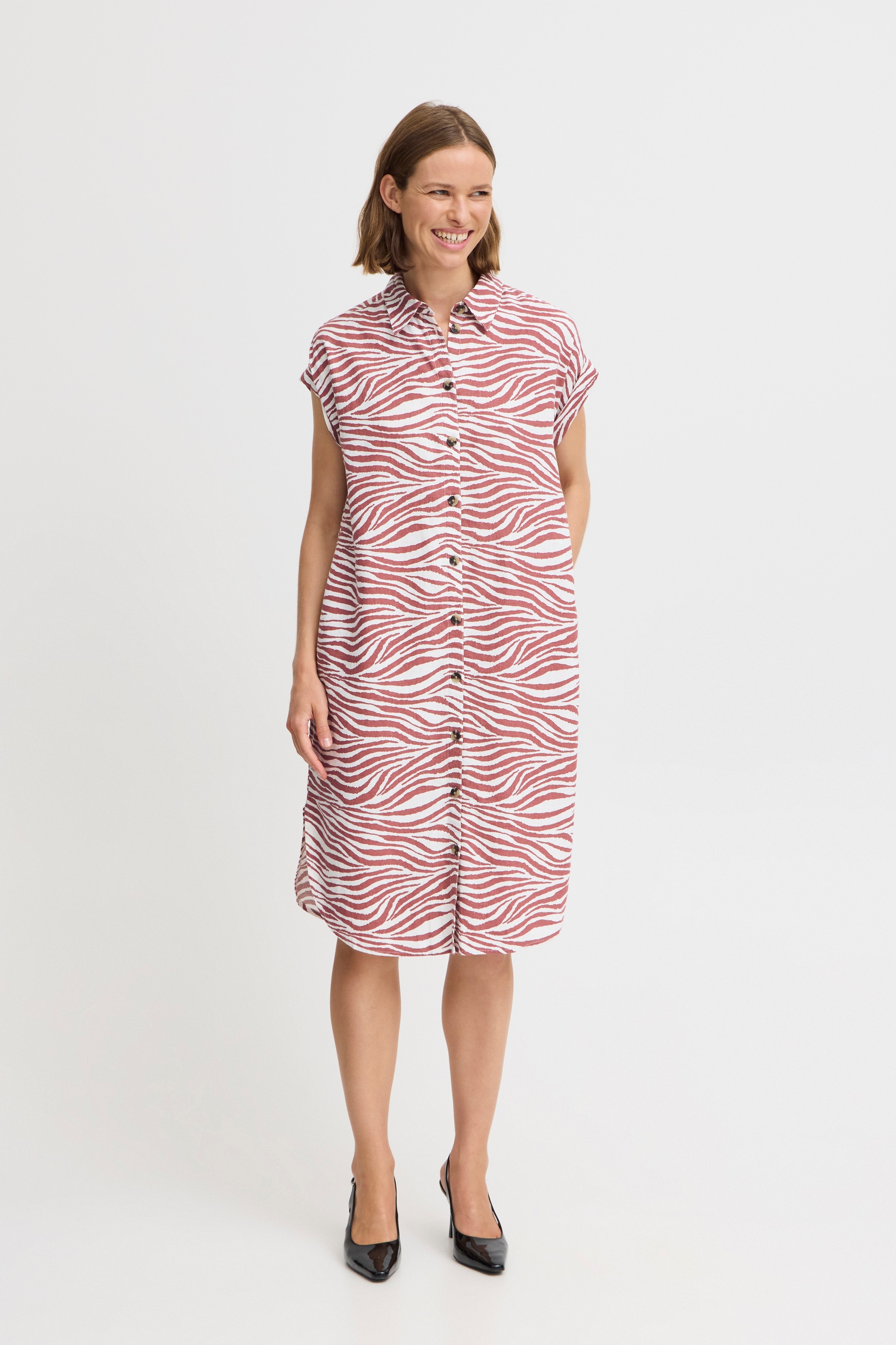 BYFALAKKA Kleid LOOKBOOK FRONT 20814553-204541