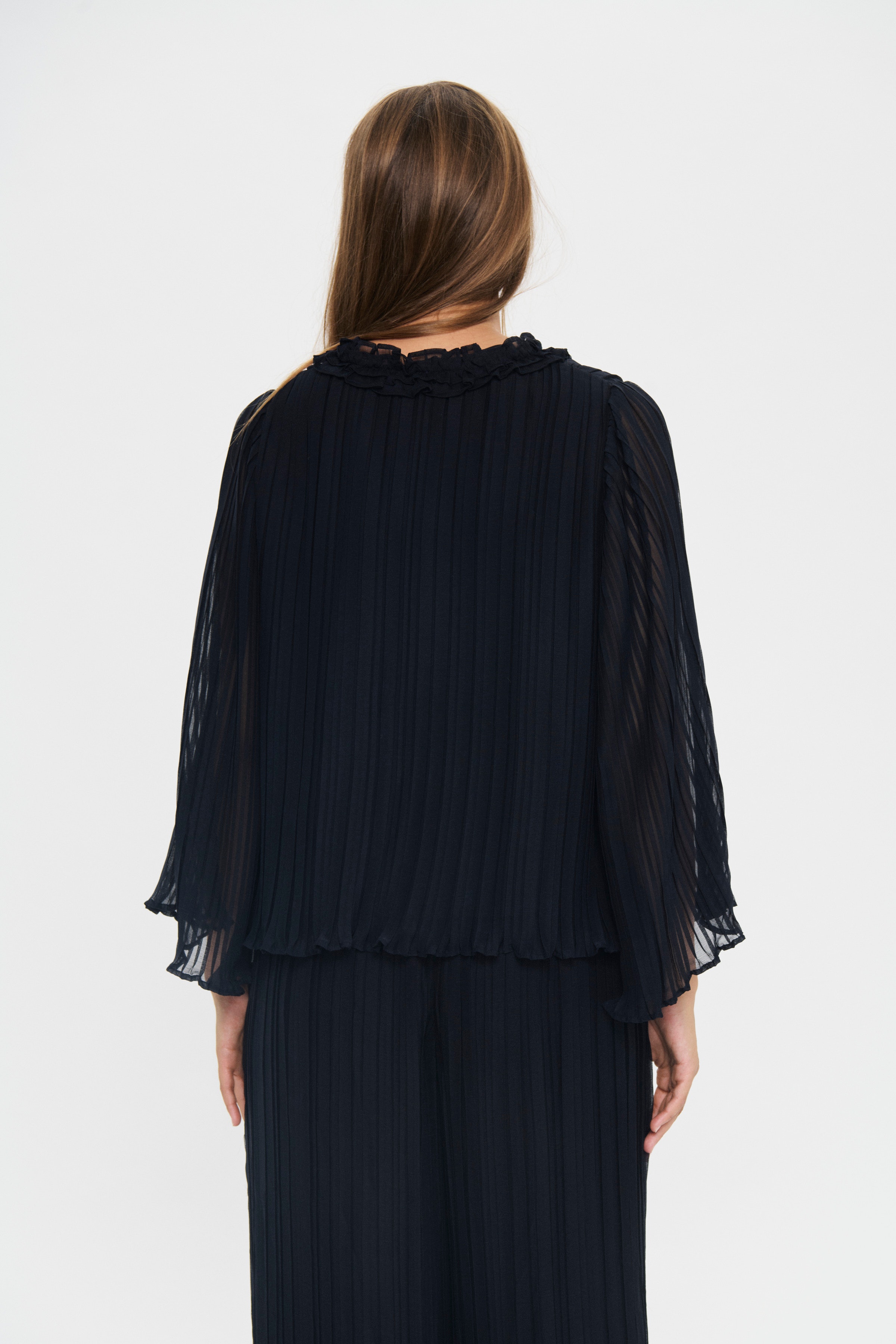 NuriSZ Blouse LOOKBOOK BACK 30514597-193911