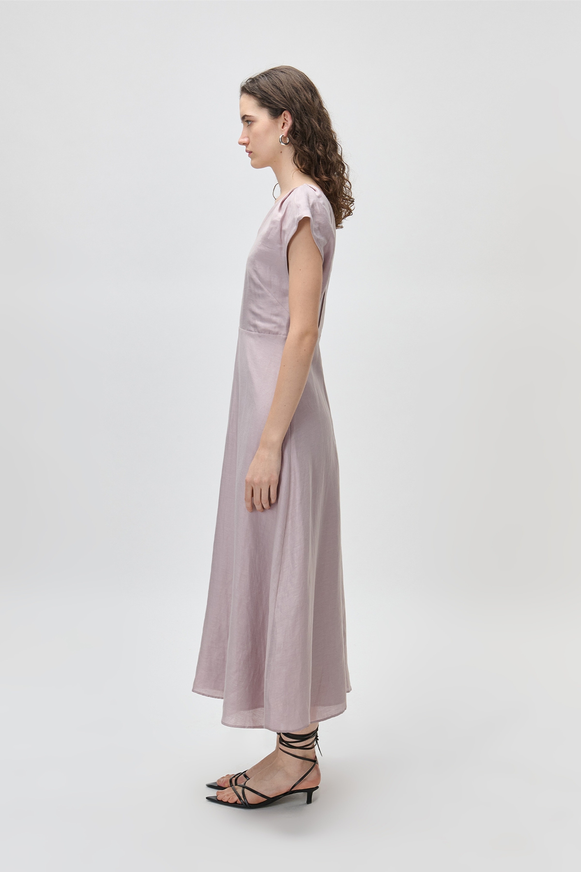 ODELINE Kjole LOOKBOOK FRONT 30600666-PP709