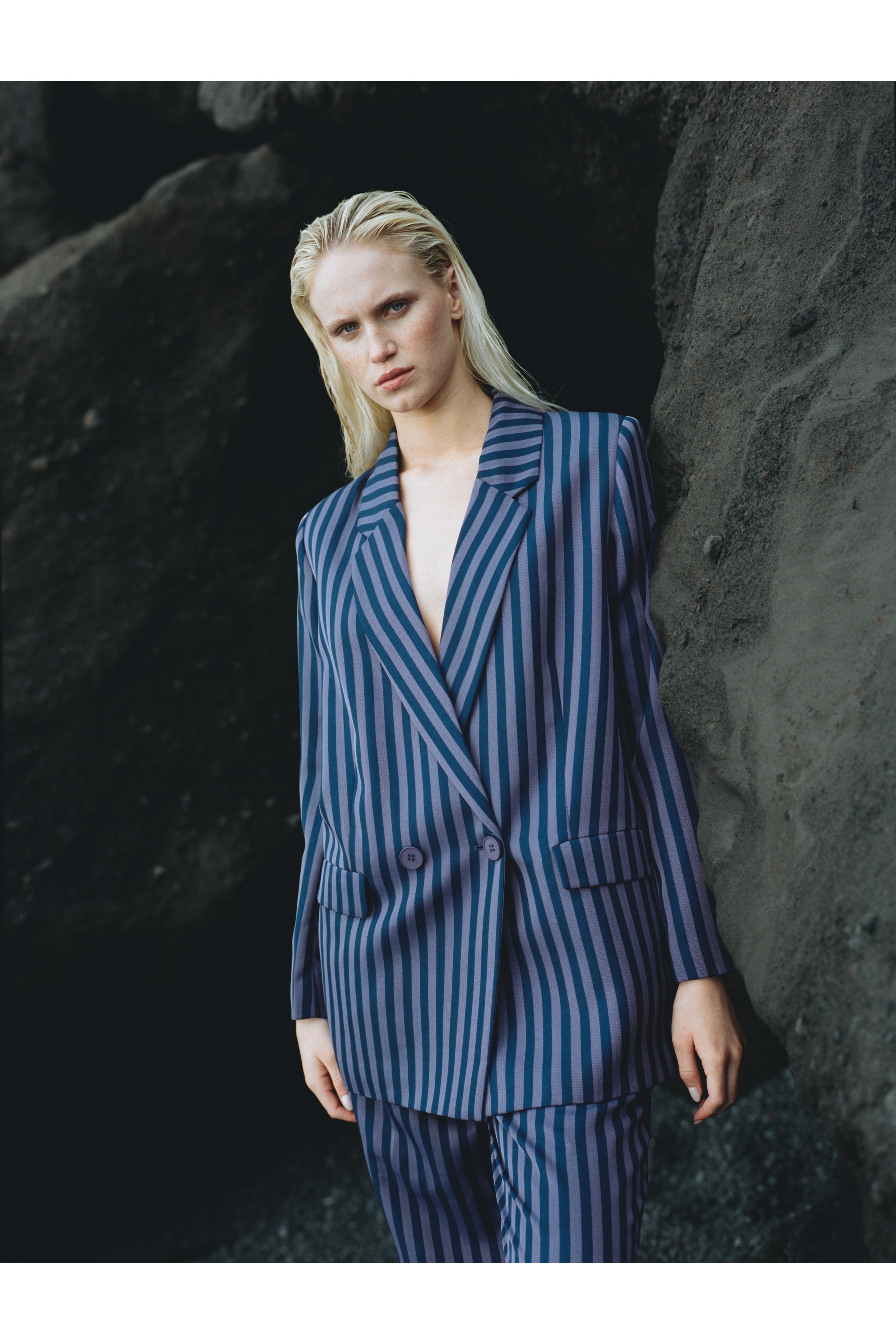 IXMISSY Blazer LOCATION NONE 20119119-202125