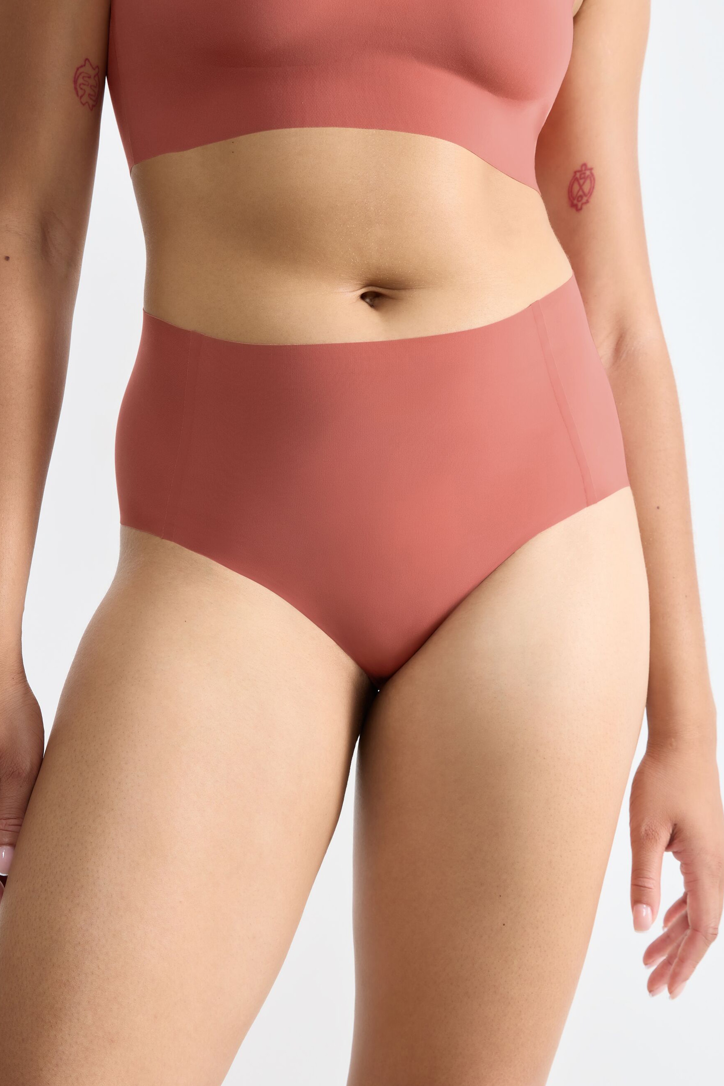 sloggiZERO-Feel Trosor LOOKBOOK FRONT 40551610-400857