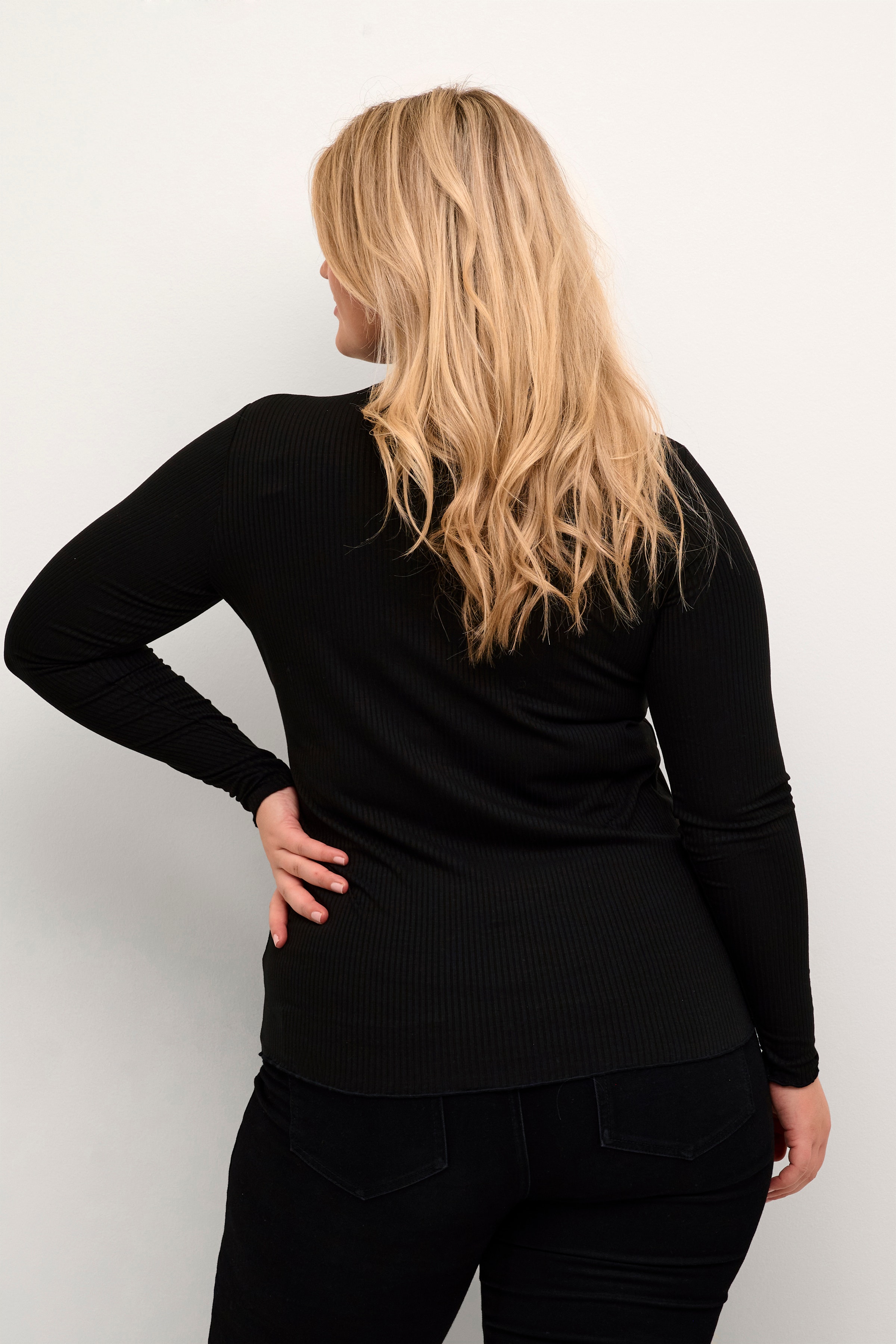 KCdina T-shirt LOOKBOOK BACK 10581813-100121