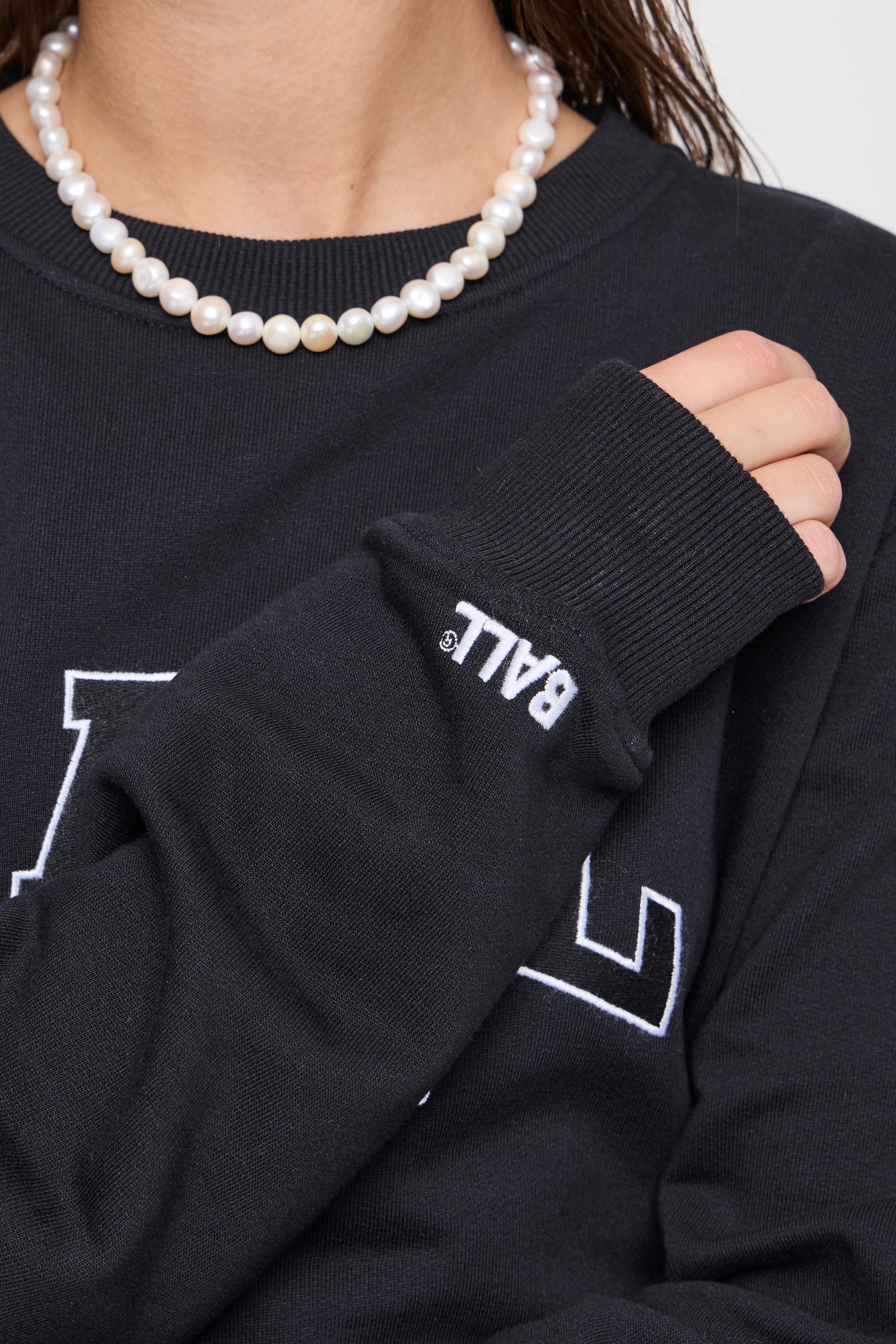 L. TAYLOR SWEATSHIRT LOOKBOOK DETAIL 50400052-193911