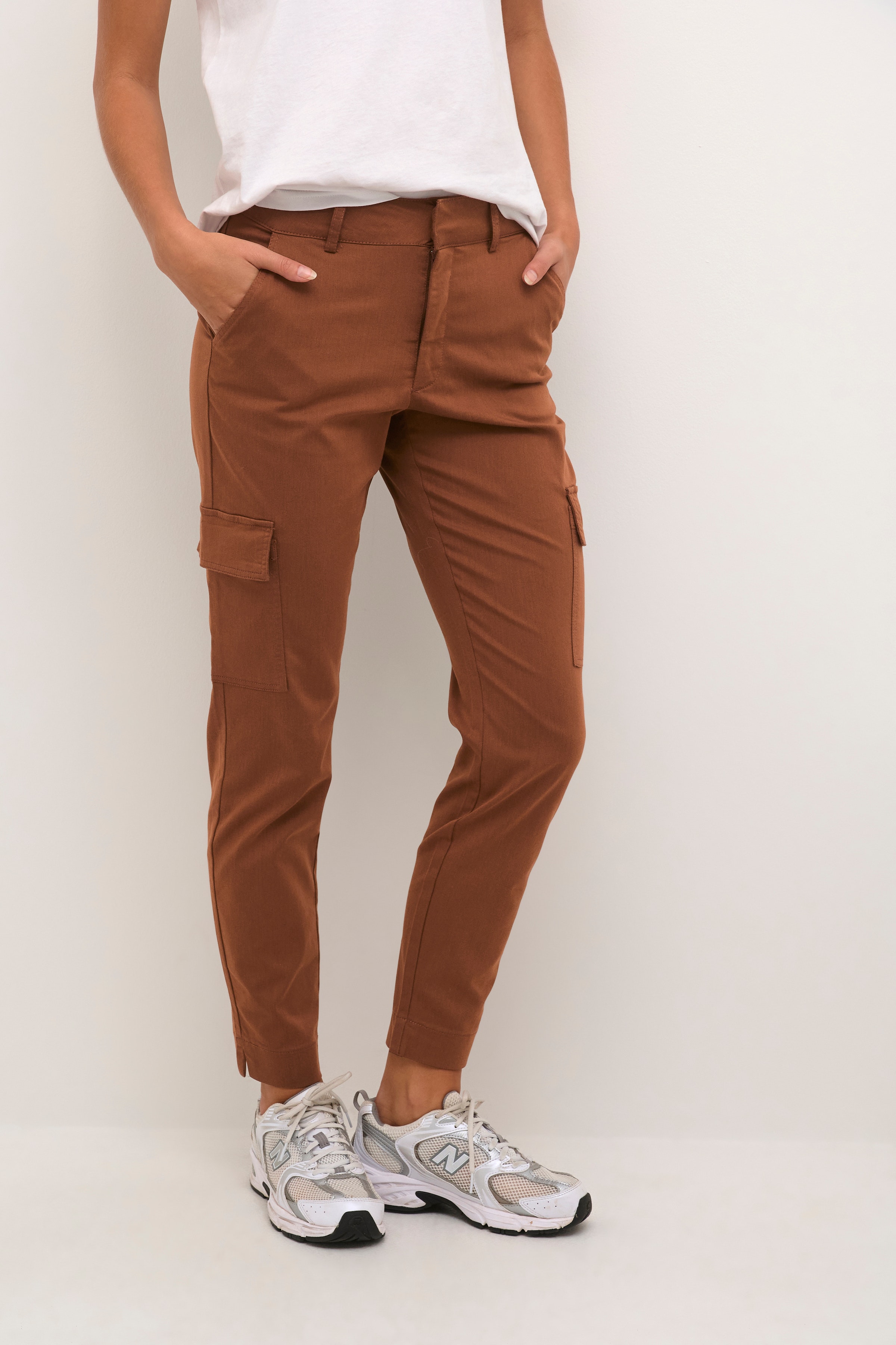 KAlea Pocket Pants LOOKBOOK FRONT 10507855-181232