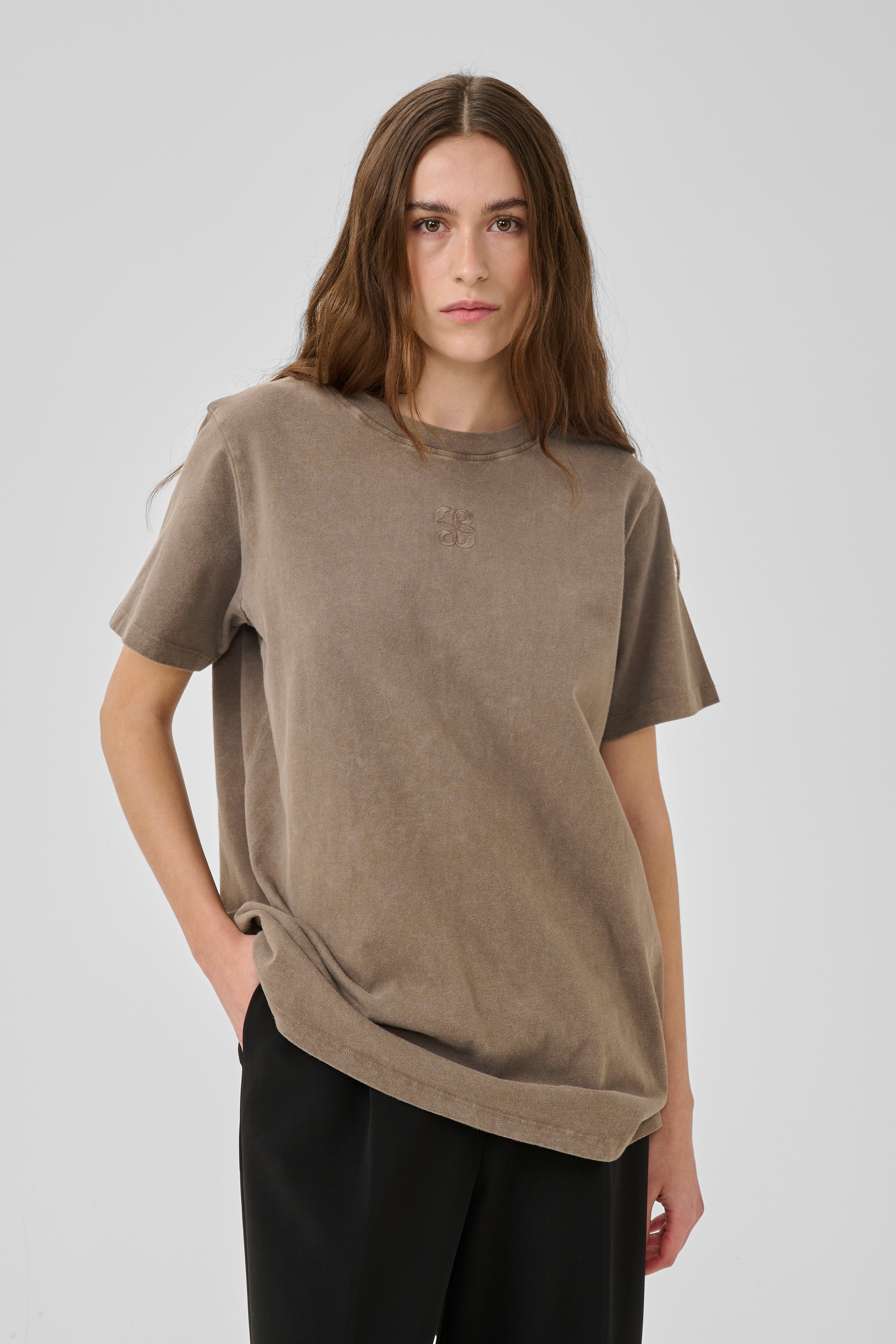 SeattleMW Logo T-shirt LOOKBOOK FRONT 10704898-109264