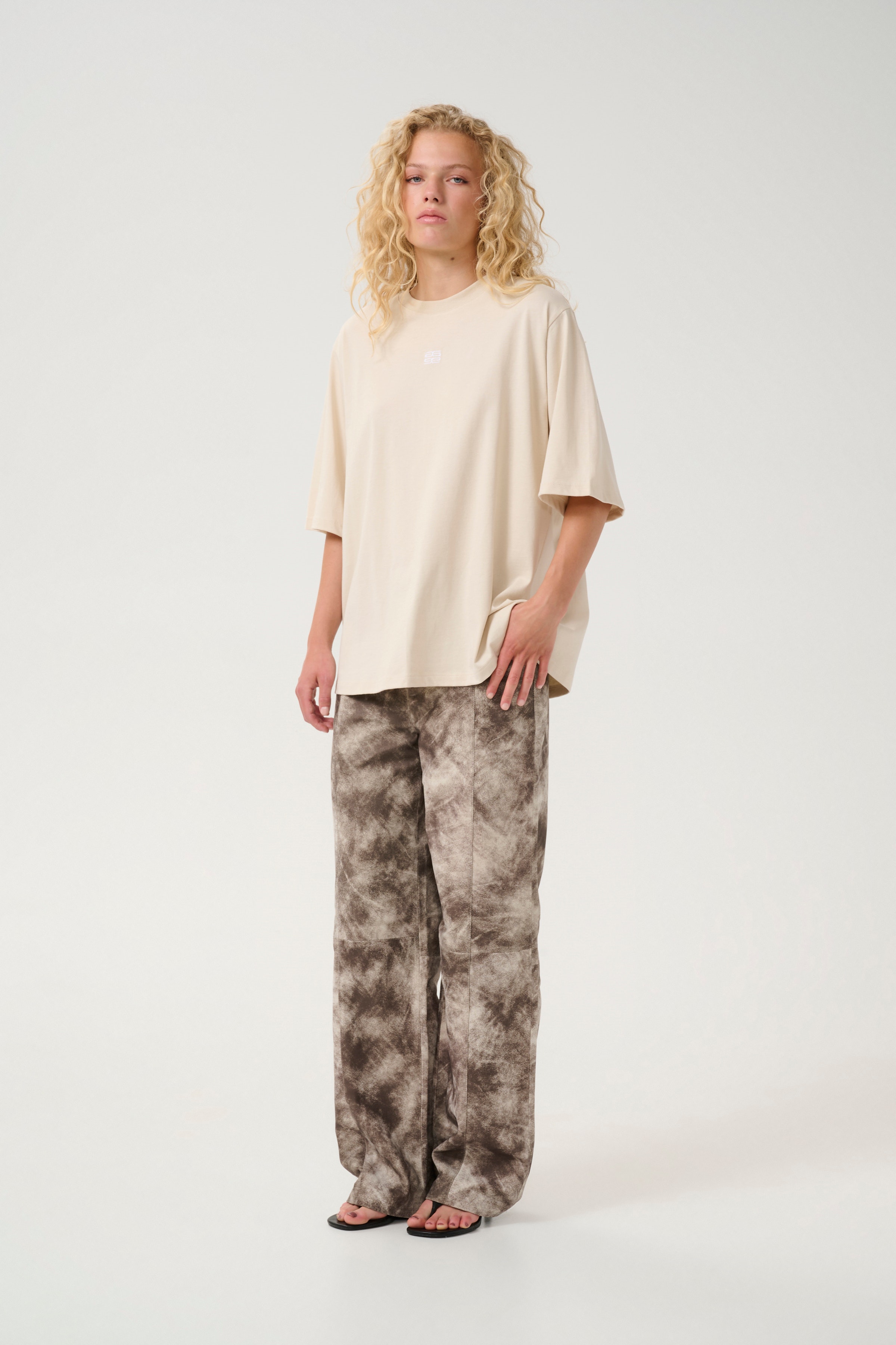 GZsuedy Trousers LOOKBOOK FRONT 10909922-107253