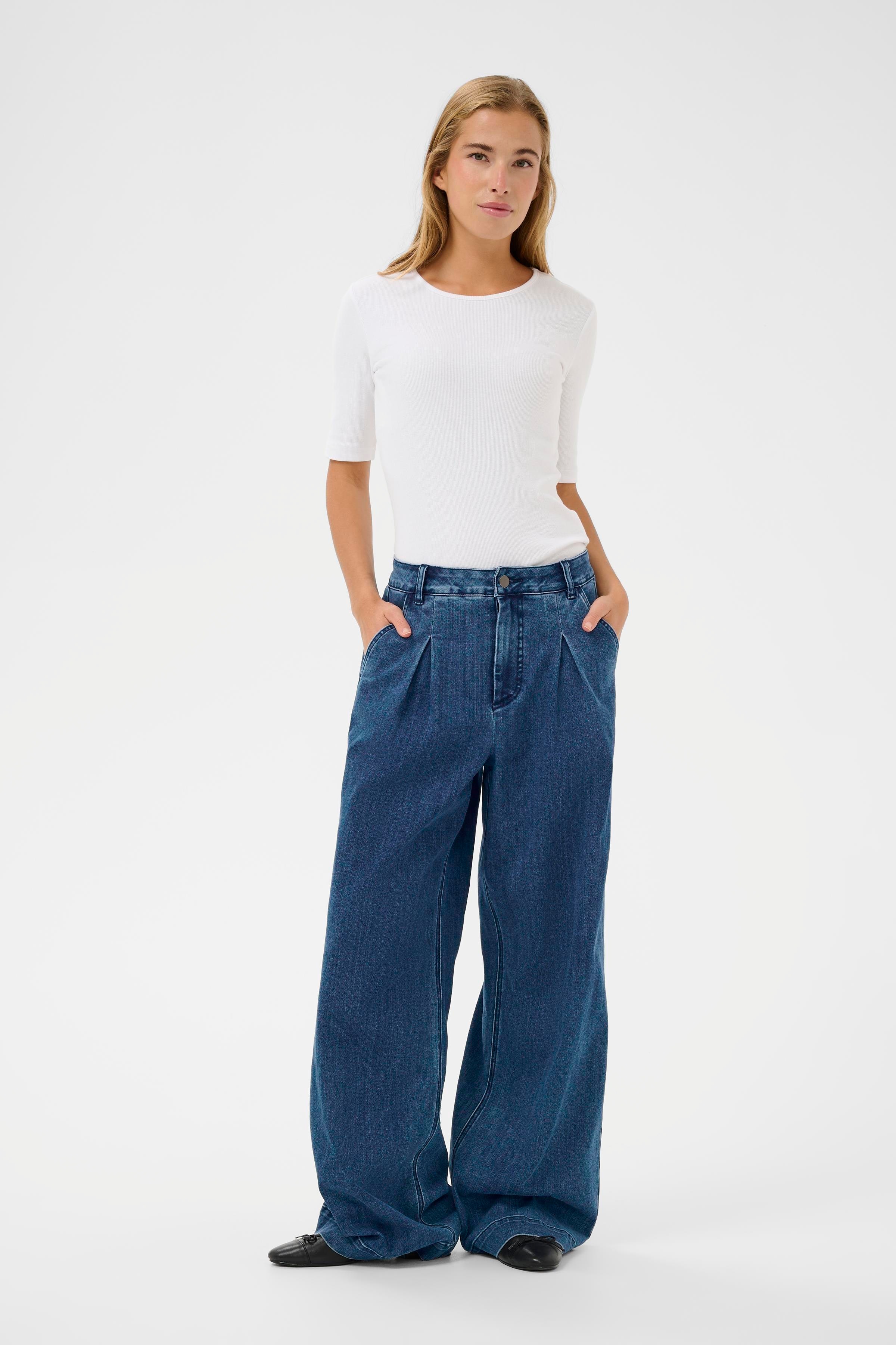 KAlea Wide Jeans LOOKBOOK FRONT 10509348-102272