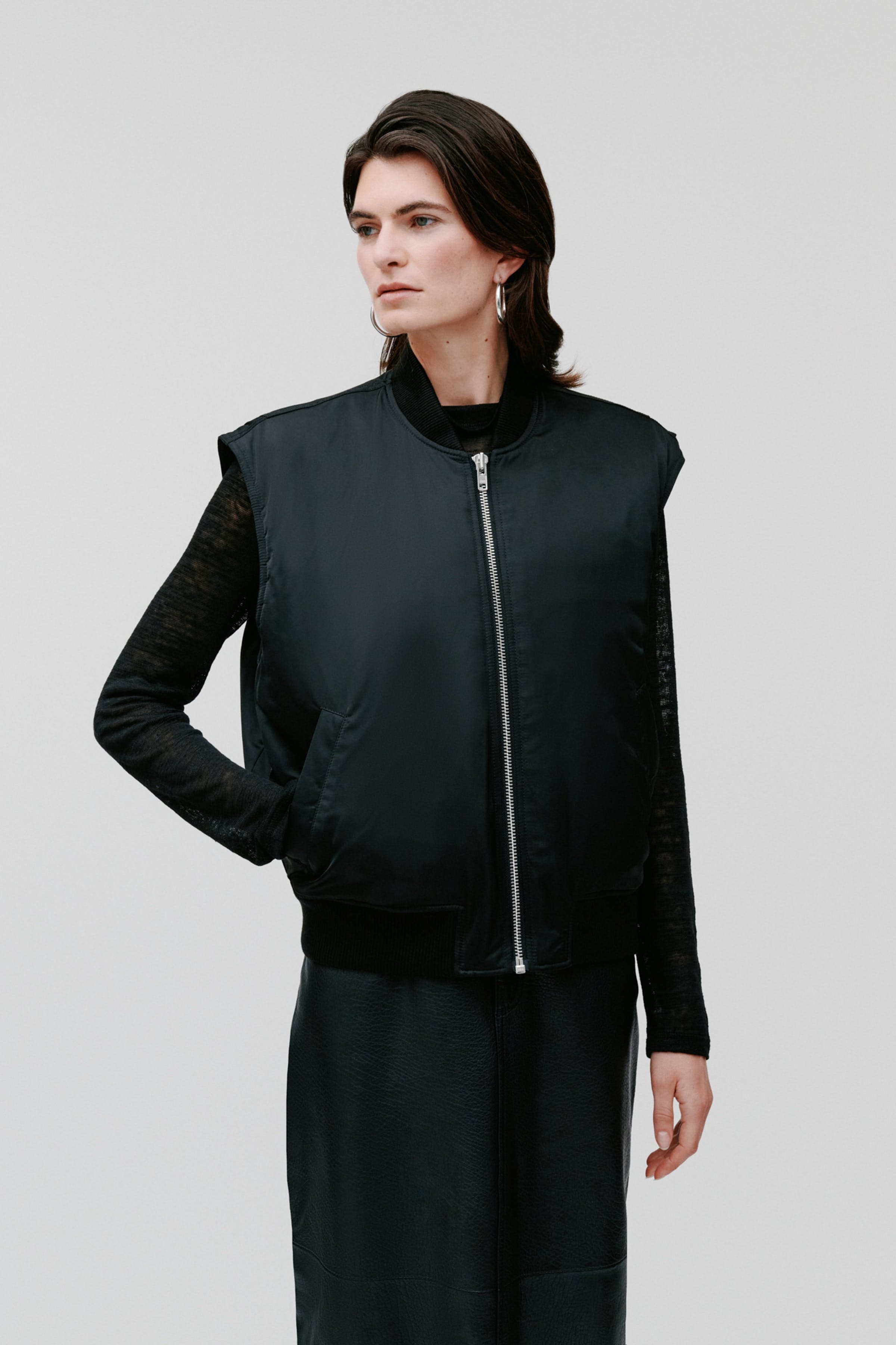 JAMILA waistcoat LOOKBOOK FRONT 30600764-BK999