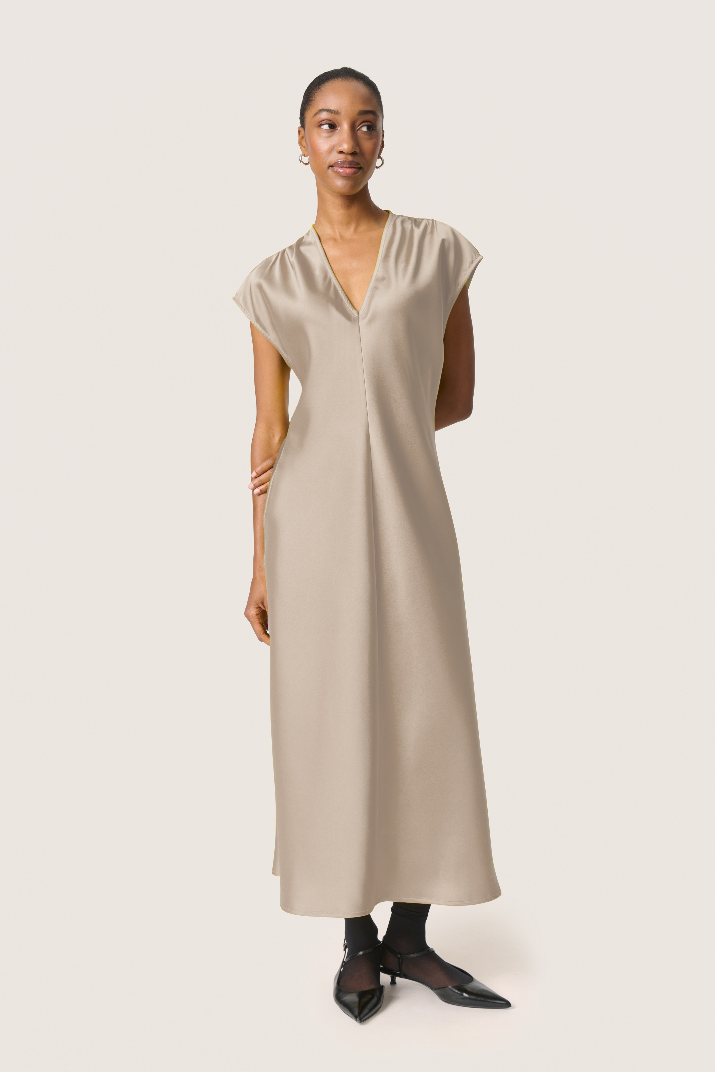 SLLiva Kleid LOOKBOOK FRONT 30408090-130404