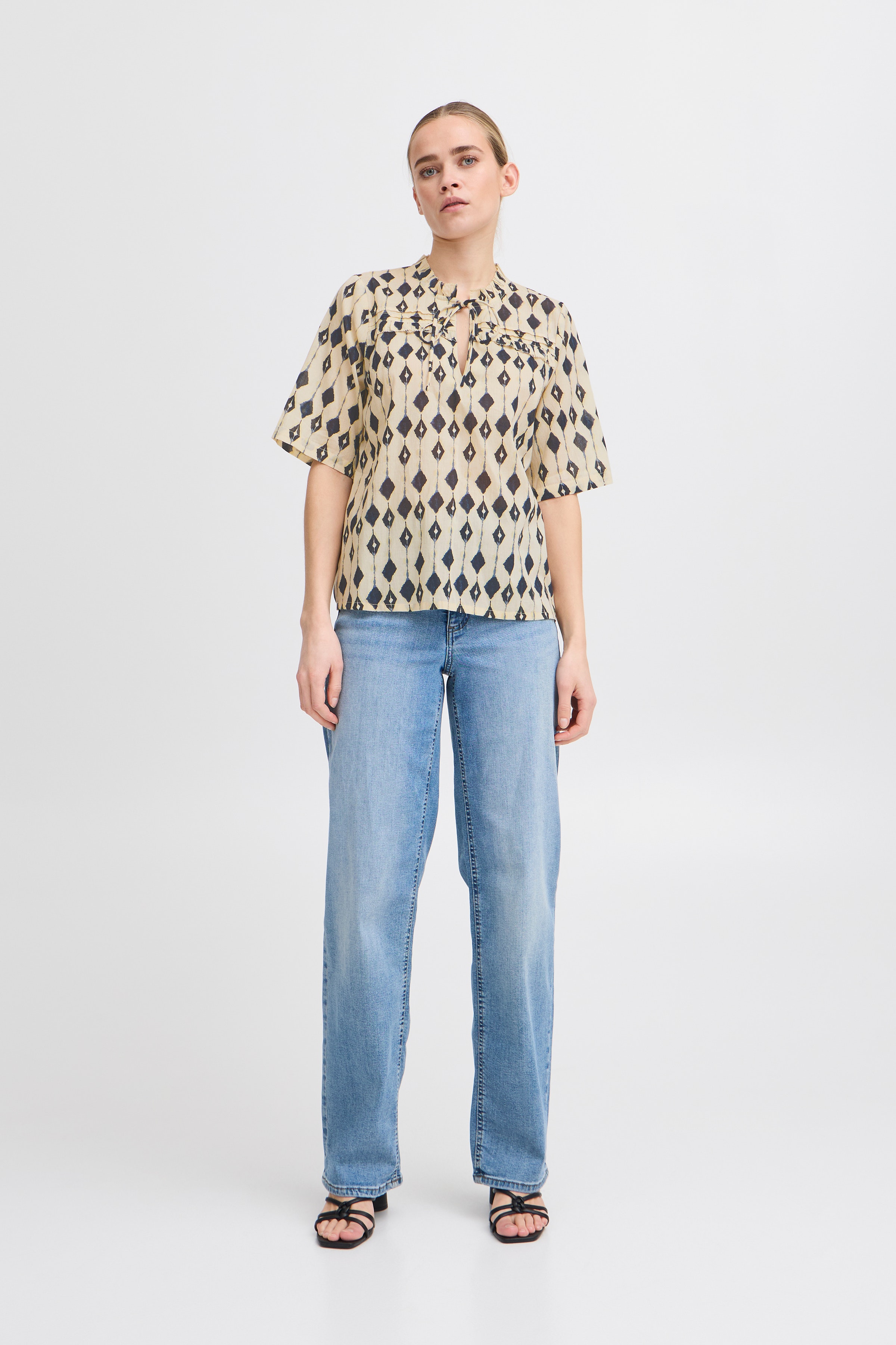 IHEMMERETTA Kortermet bluse LOOKBOOK FRONT 20122885-204419