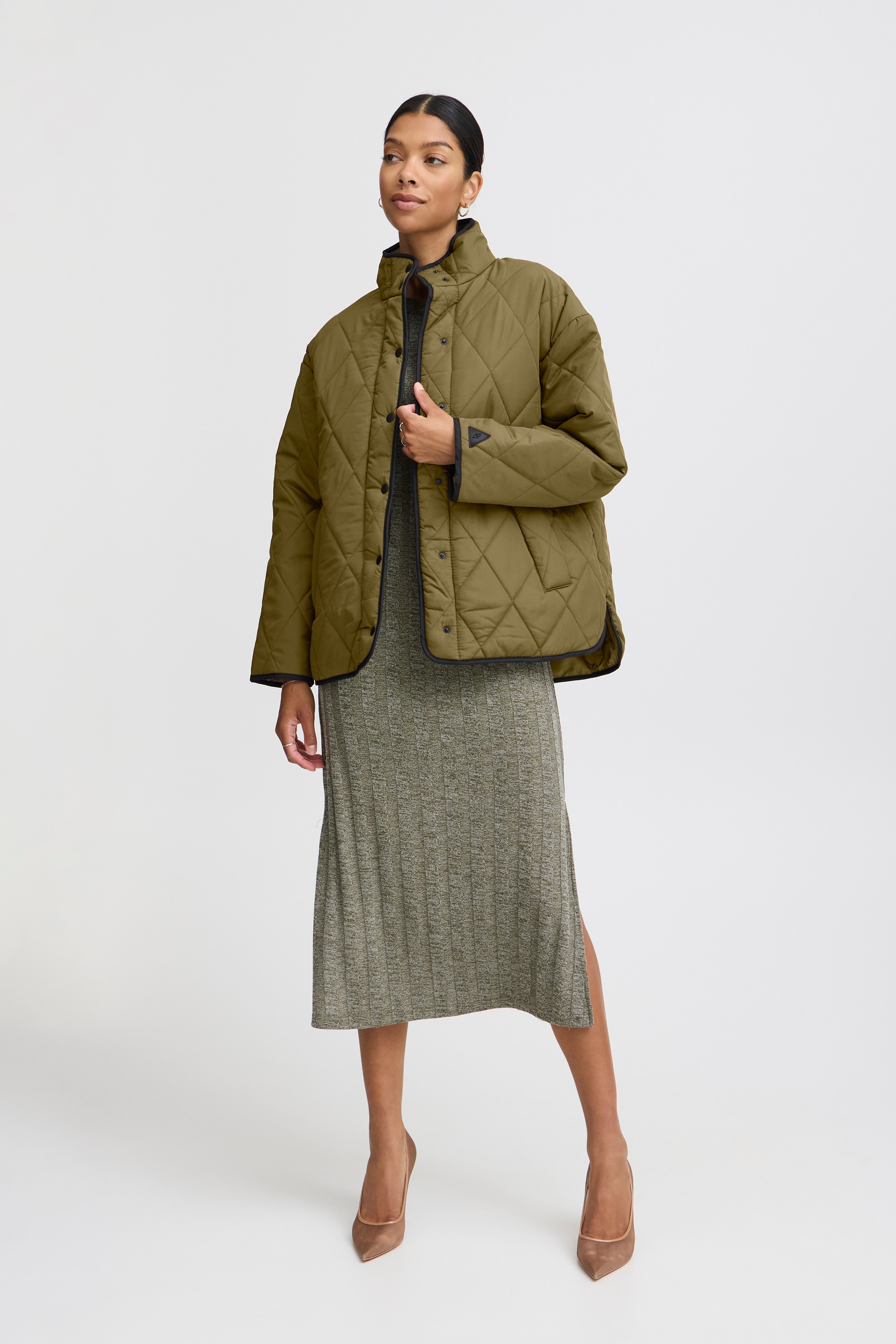 BYBELIS Outerwear LOOKBOOK FRONT 20815107-190622