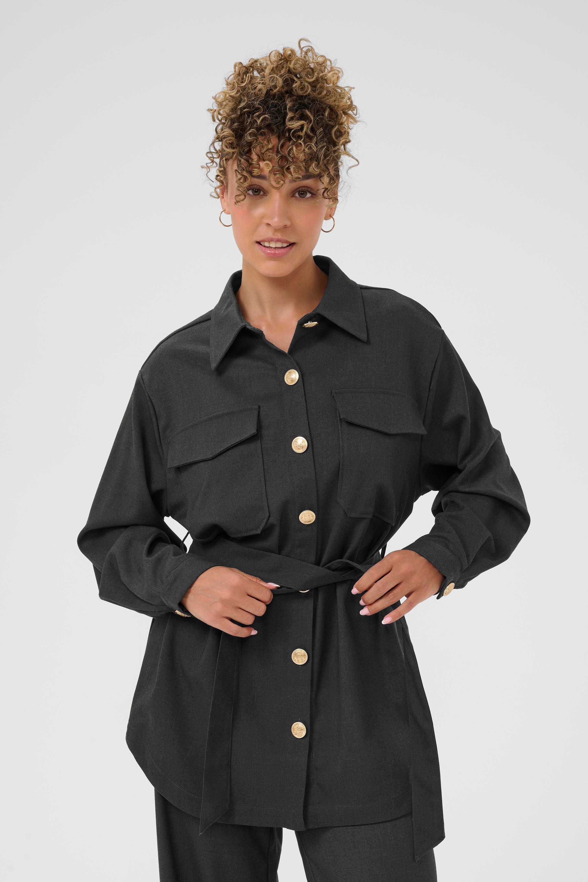 CRBabeth Shirt LOOKBOOK FRONT 10614312-101156