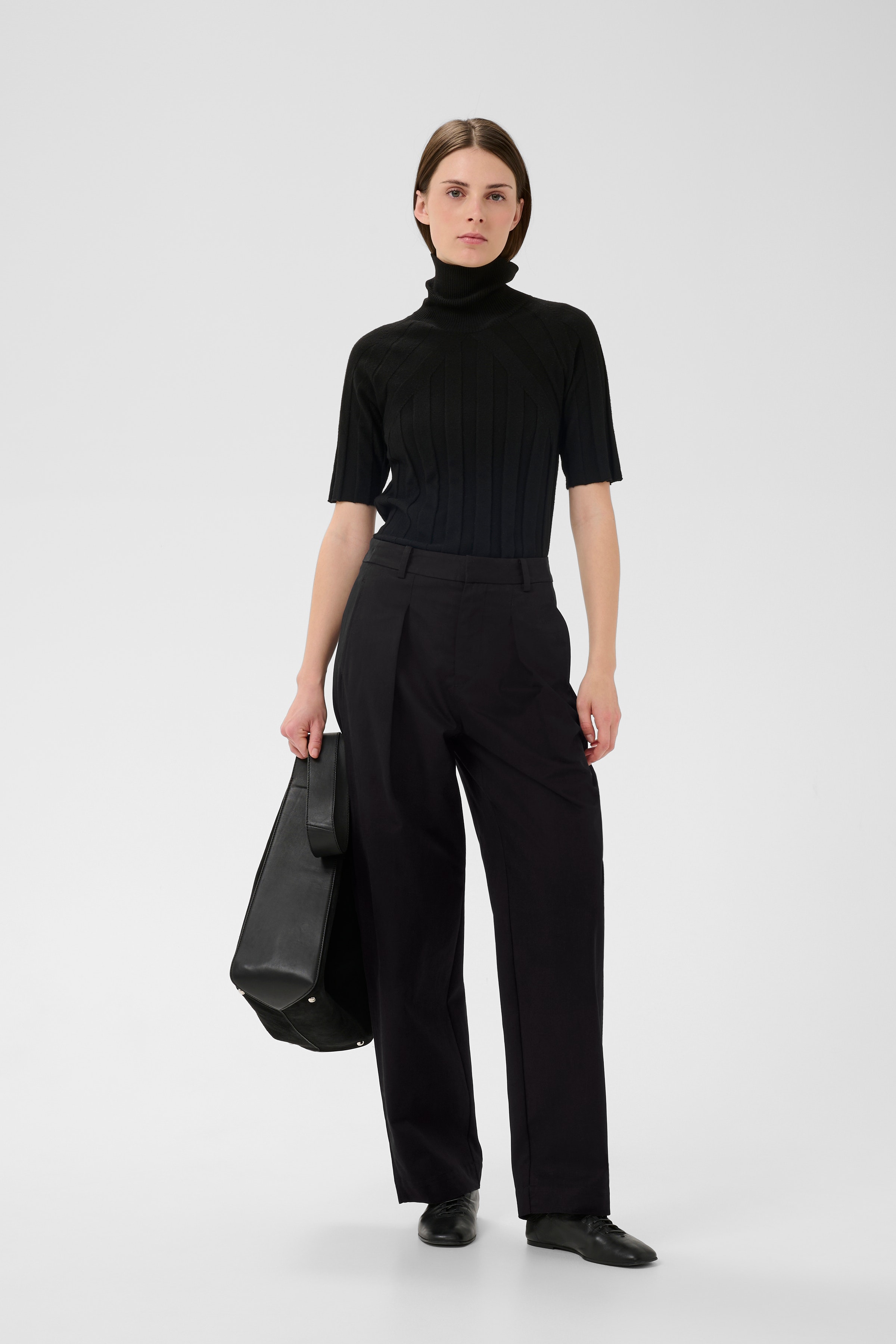 TinikkaIW Hose LOOKBOOK FRONT 30111163-194008