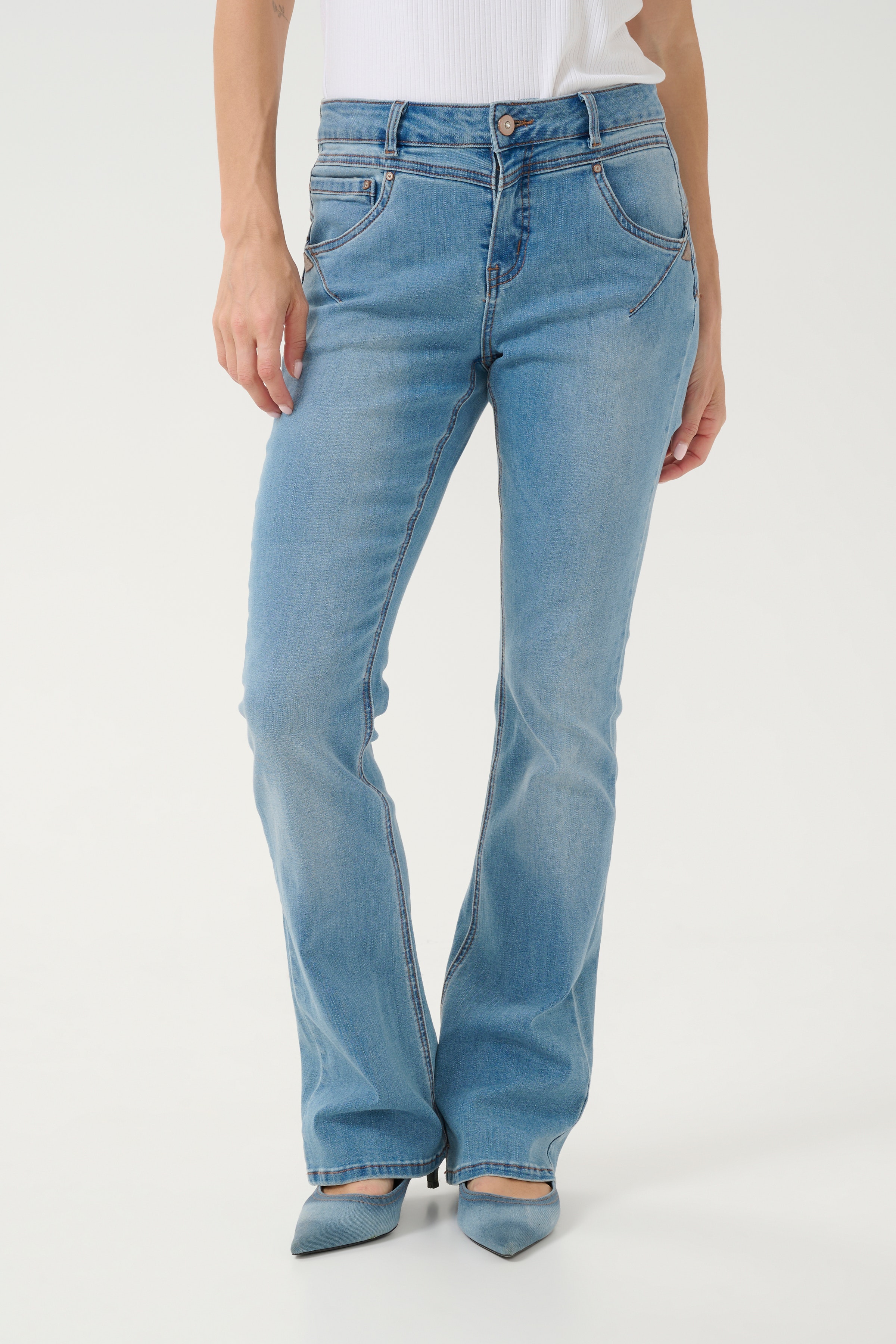 CRAmalie Bootcut Jeans LOOKBOOK FRONT 10650697-104553