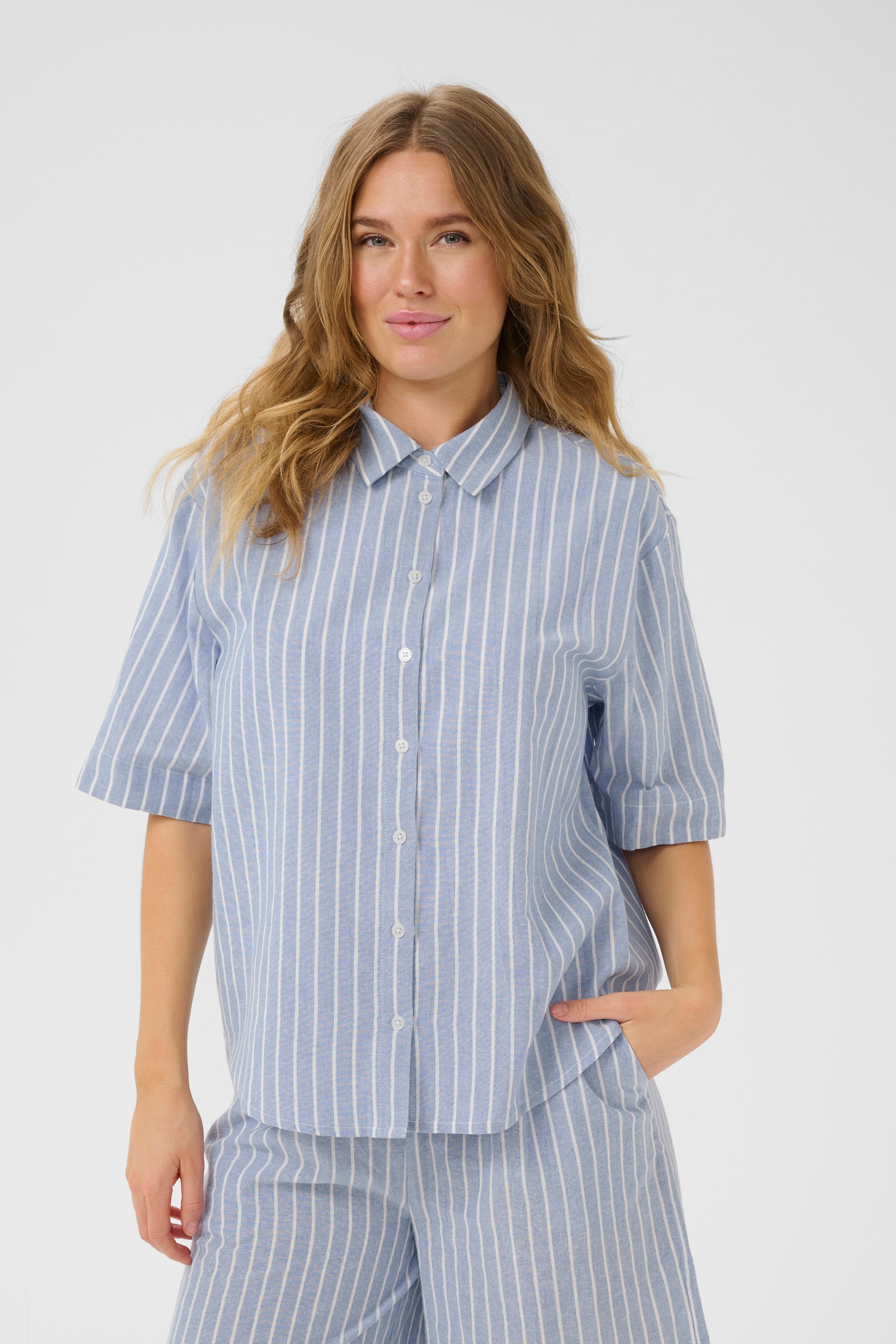 BPmalena Shirt LOOKBOOK FRONT 10590901-107817B