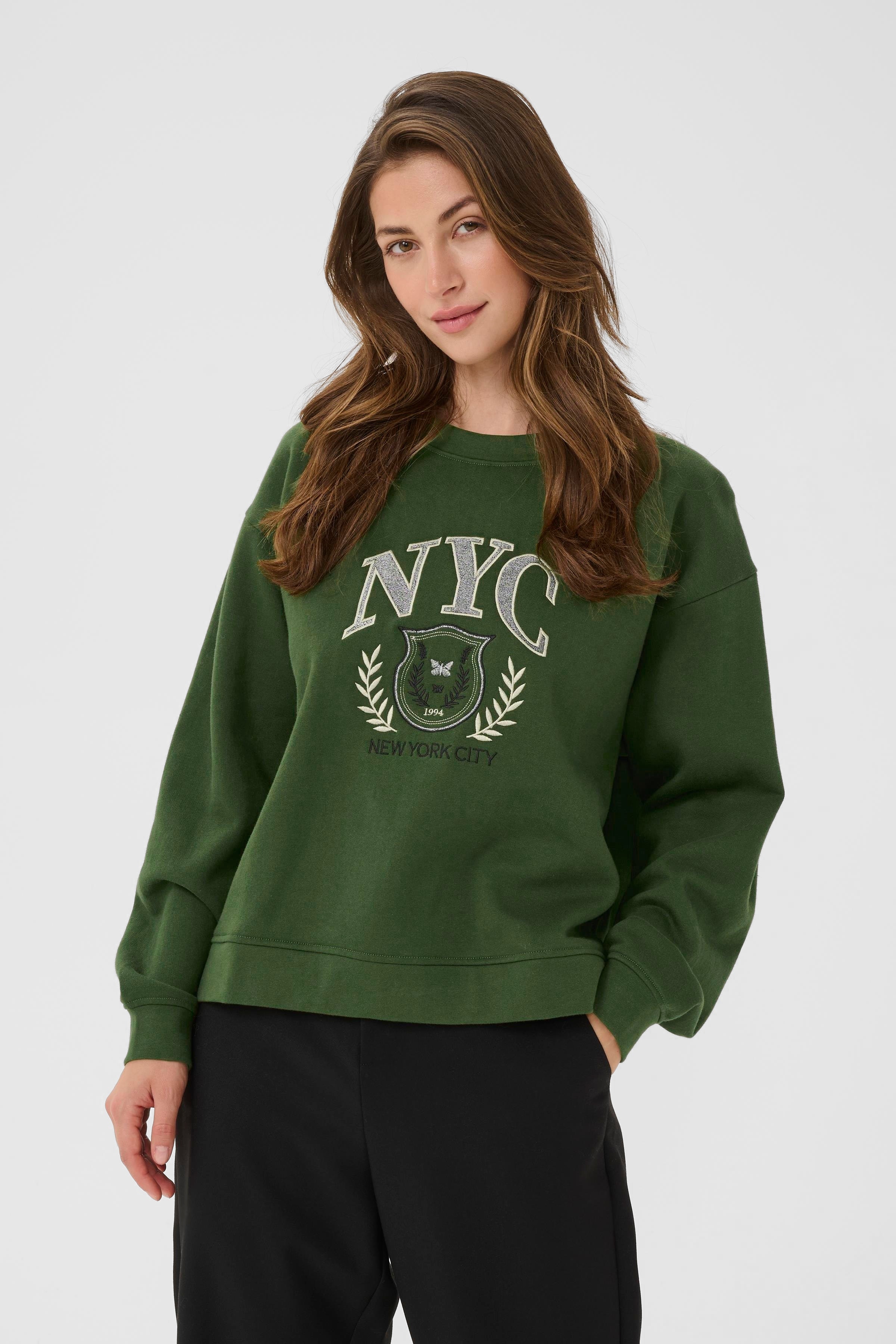 CRMirabella Sweatshirt LOOKBOOK FRONT 10614203-190419