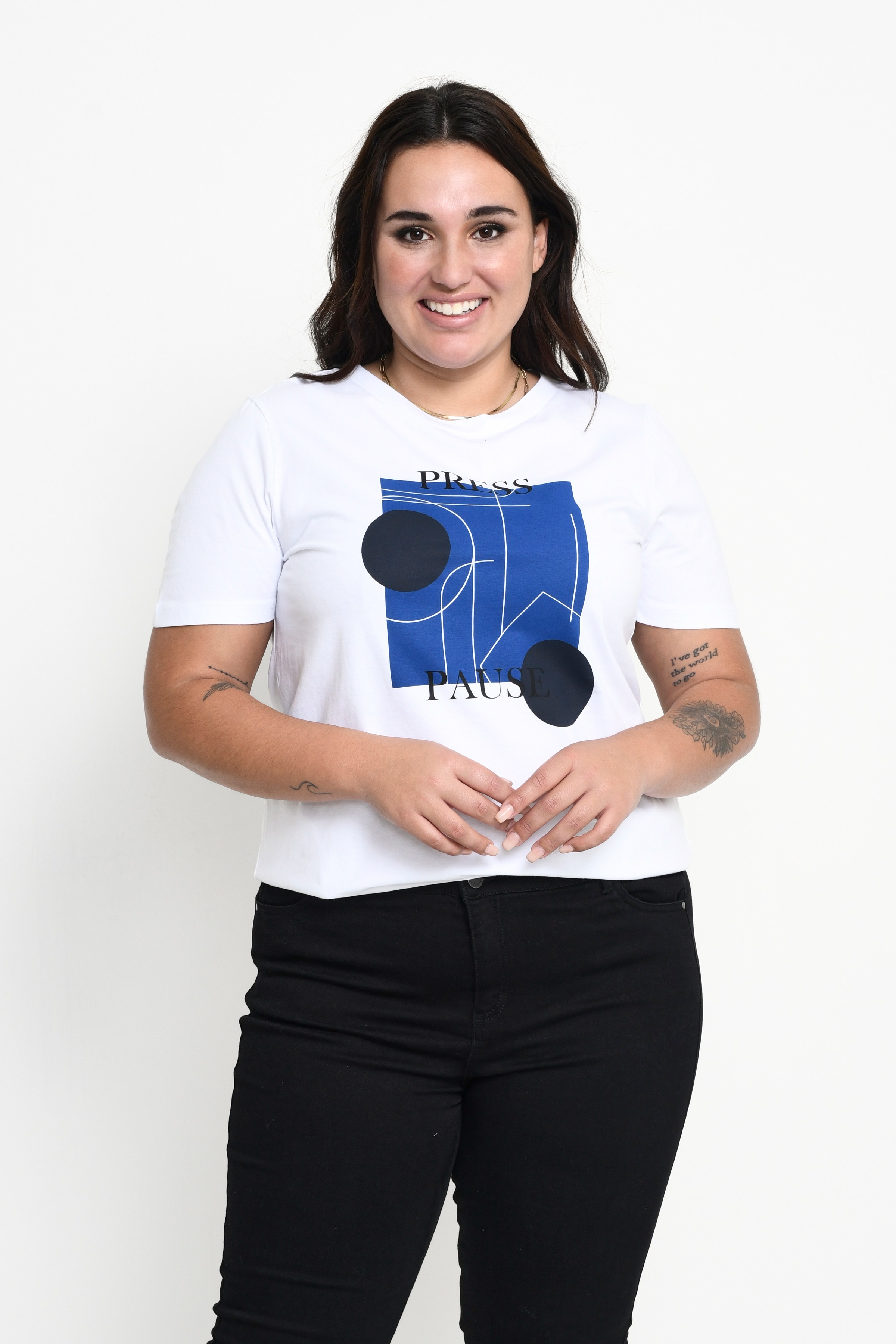 KClouisa T-shirt LOOKBOOK FRONT 10581052-110601
