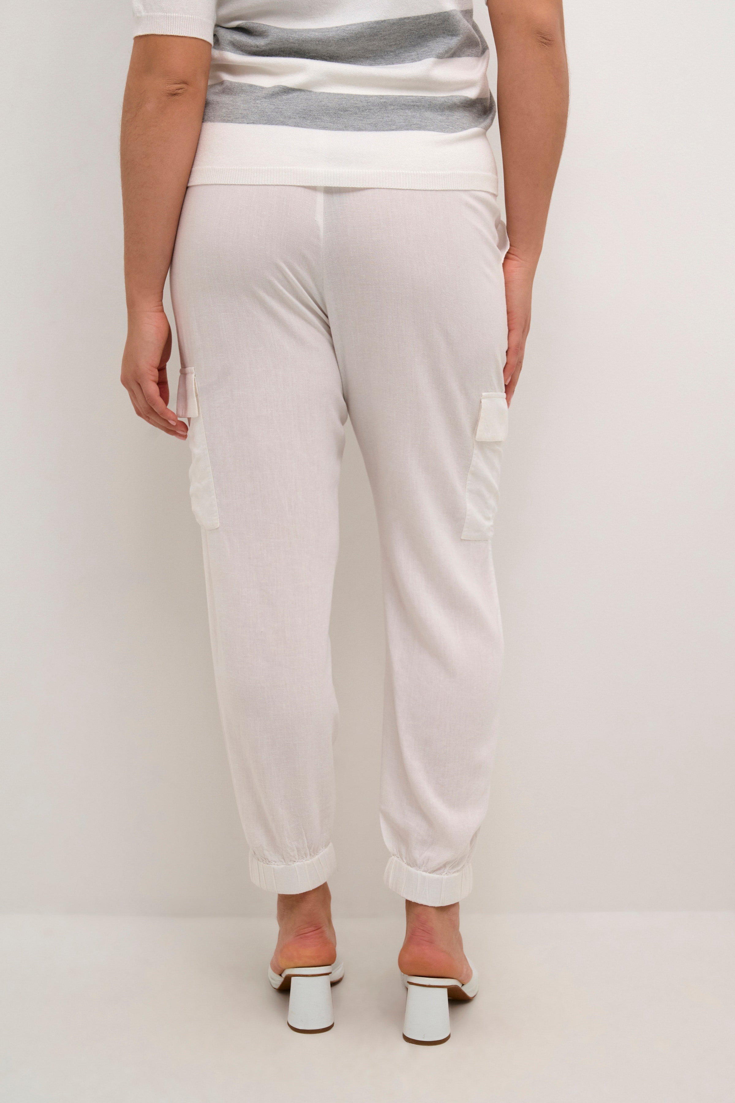 KAmilia Linen Trousers LOOKBOOK BACK 10508429-110602