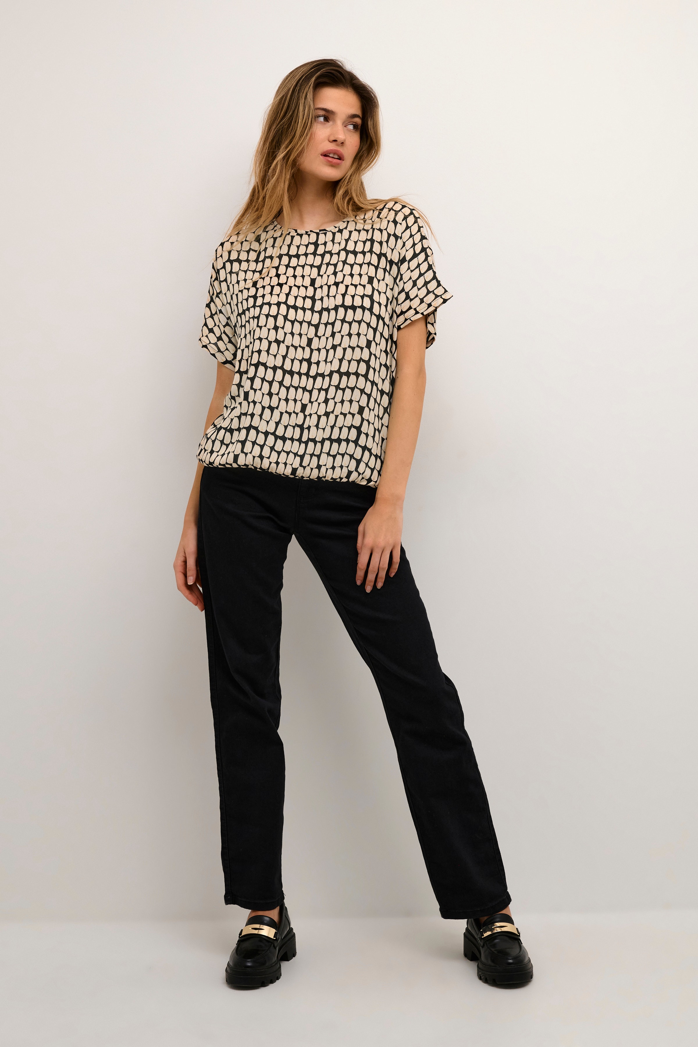 KAlokia Blouse LOOKBOOK FRONT 10551852-103681