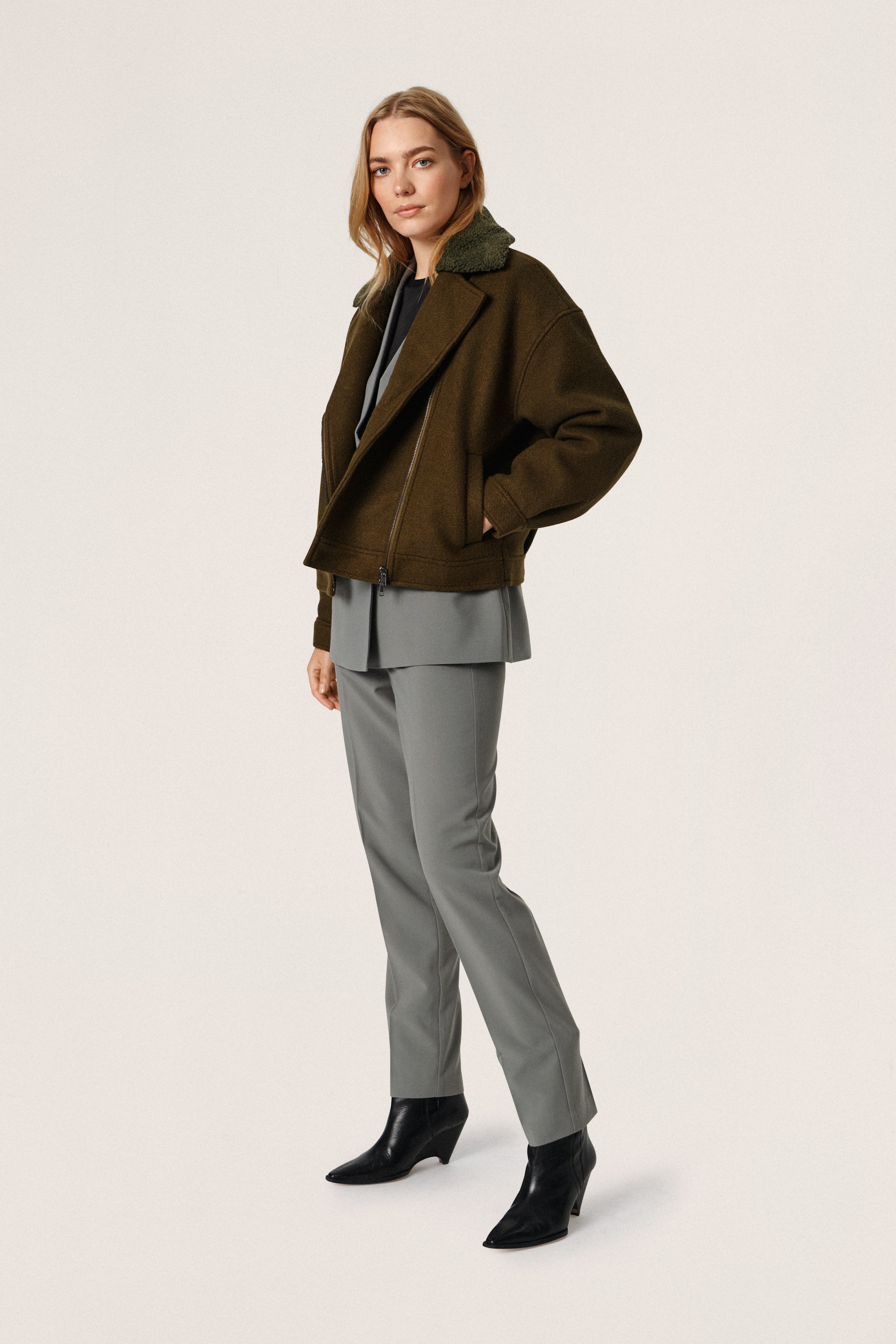 SLMaria Ytterplagg LOOKBOOK FRONT 30406137-190516