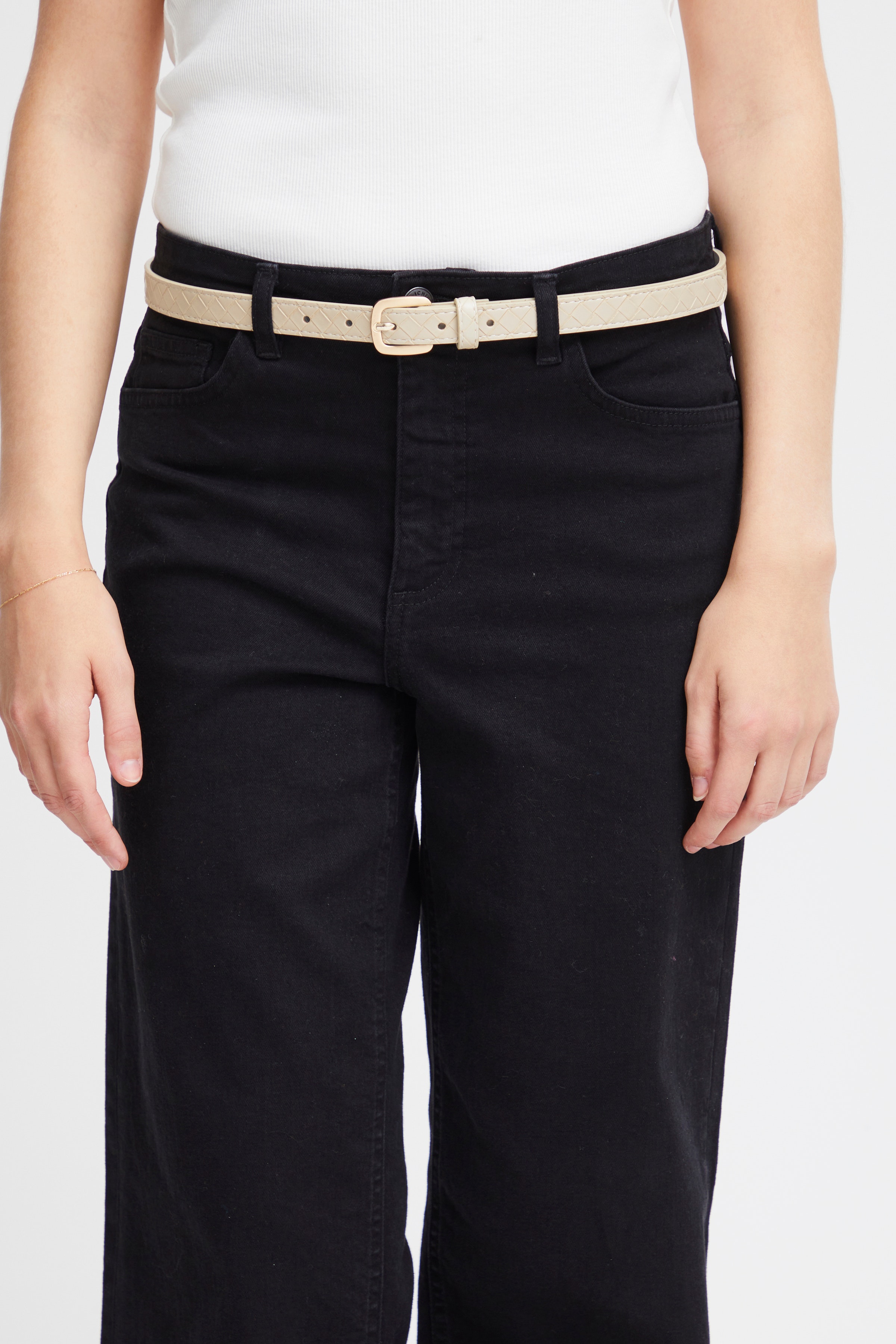 IAOZZY Bälte LOOKBOOK FRONT 20120535-151308