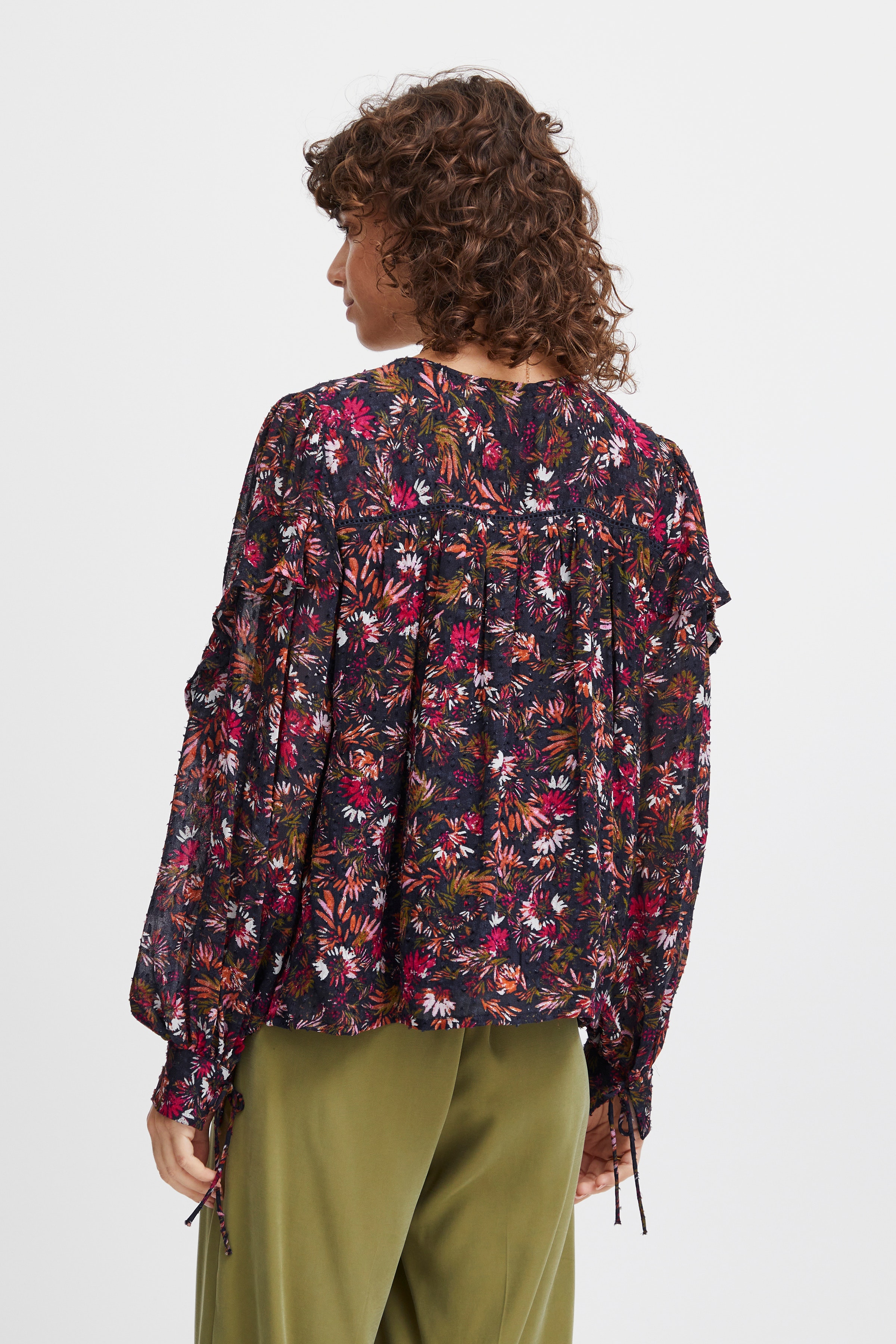 IRHANNA Blouse LOOKBOOK BACK 20119465-202388