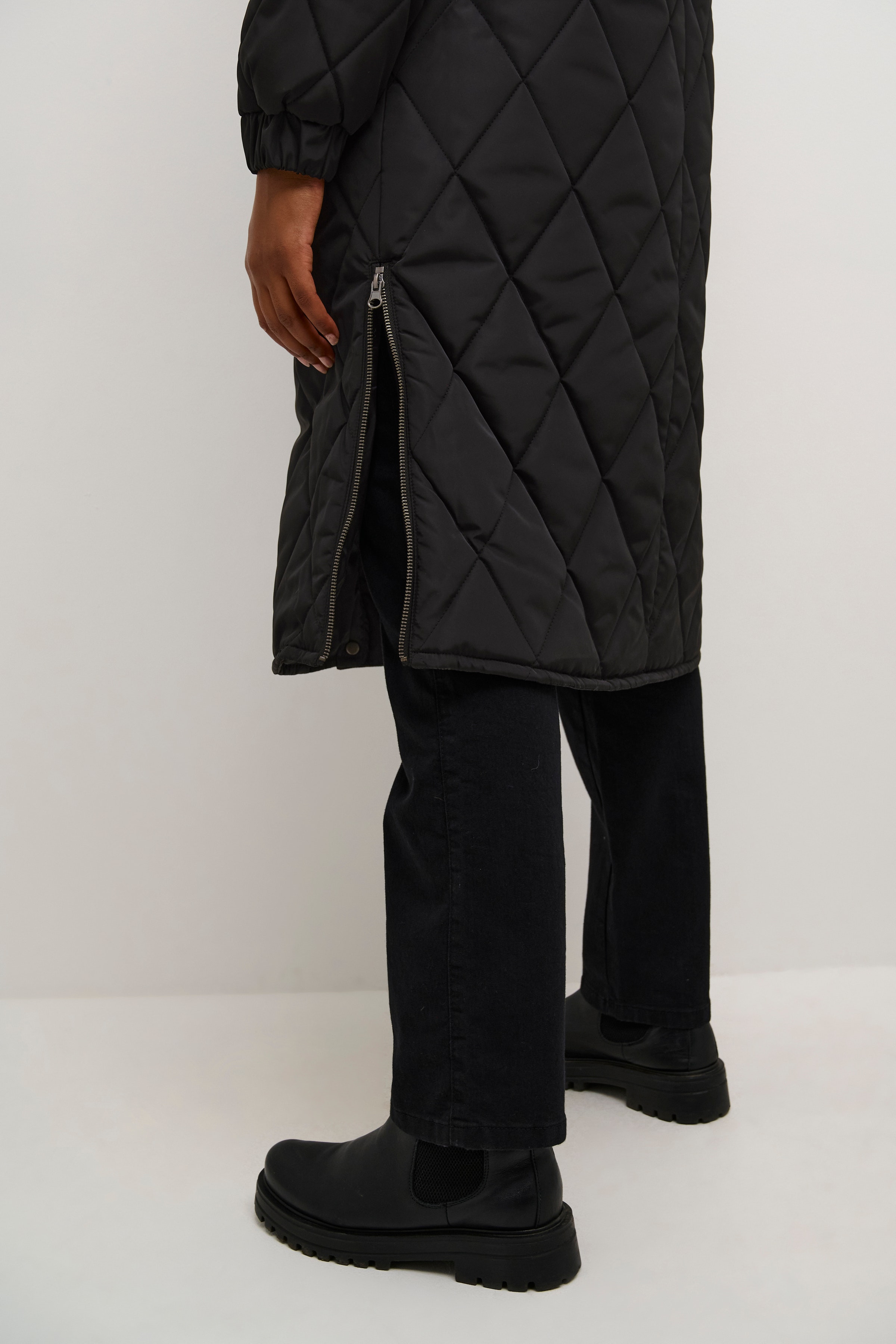 KAlindsay Quilted Jacket LOOKBOOK DETAIL 10507667-100121