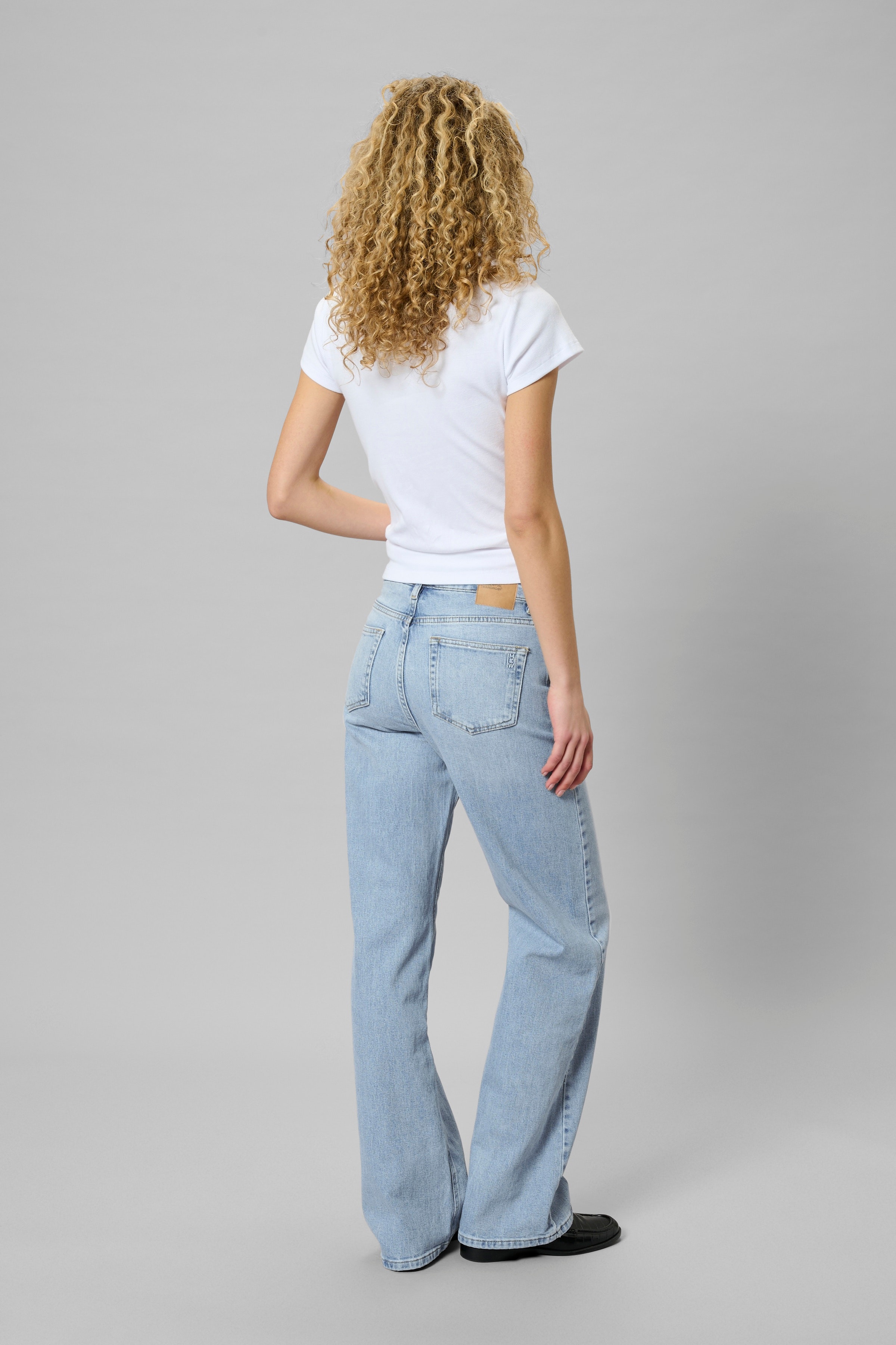 05 THE LOUIS HIGH WIDE LOOKBOOK BACK 10704222-100045