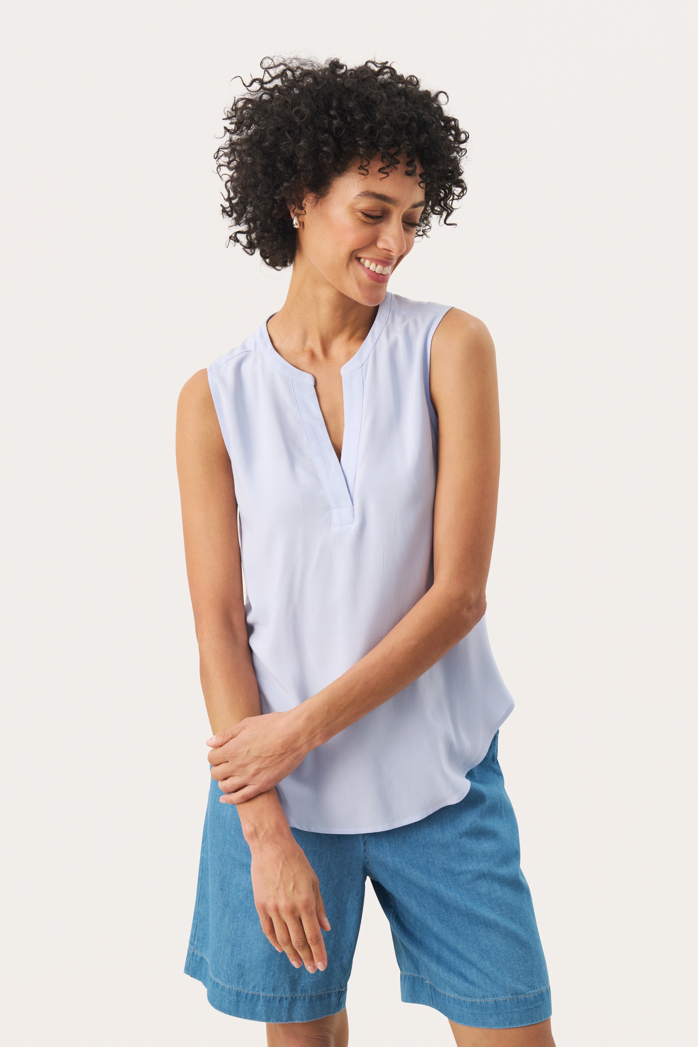 AndiaPW Top LOOKBOOK FRONT 30308317-144110