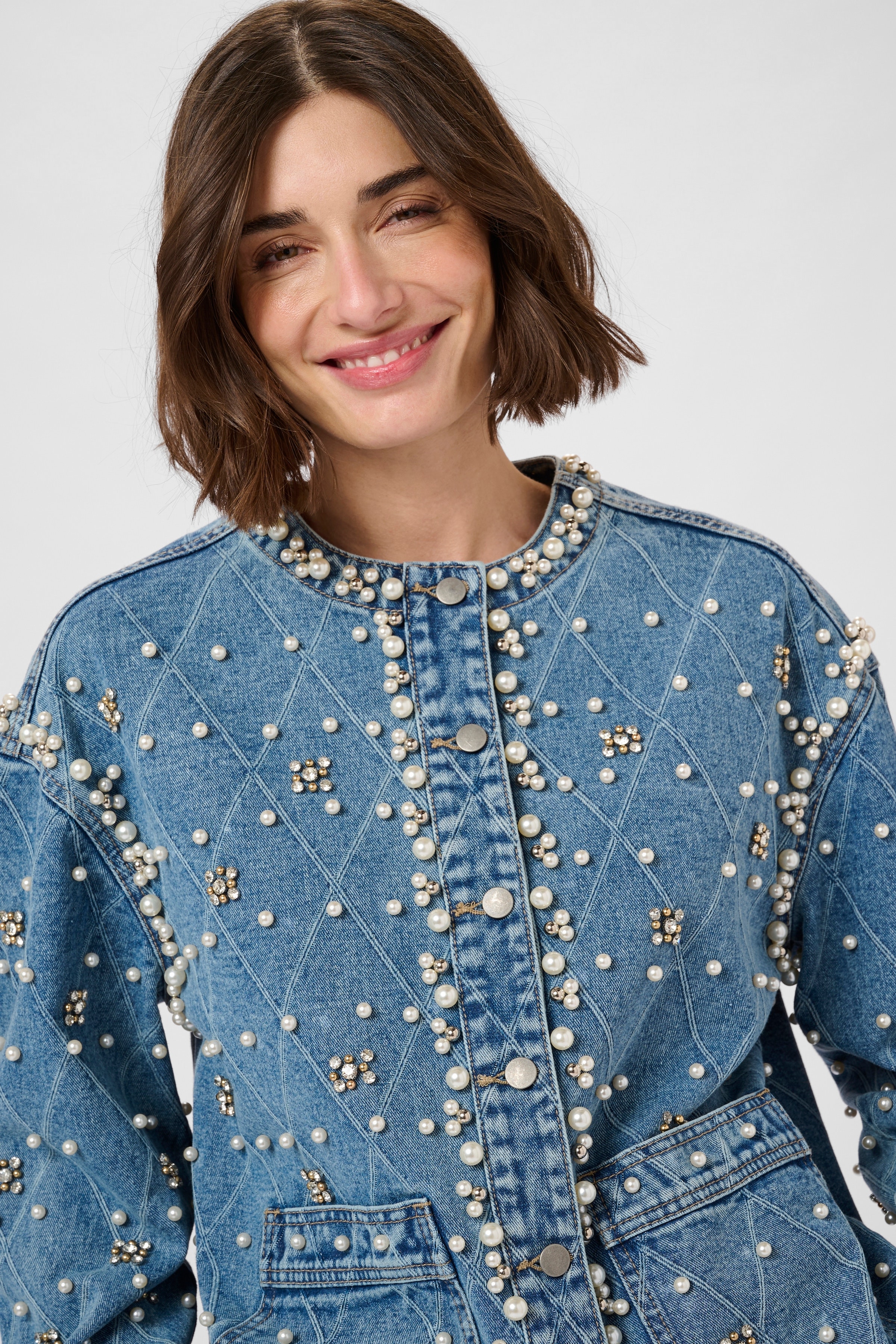 CUalys Denimjakke med perler LOOKBOOK DETAIL 50112279-500027