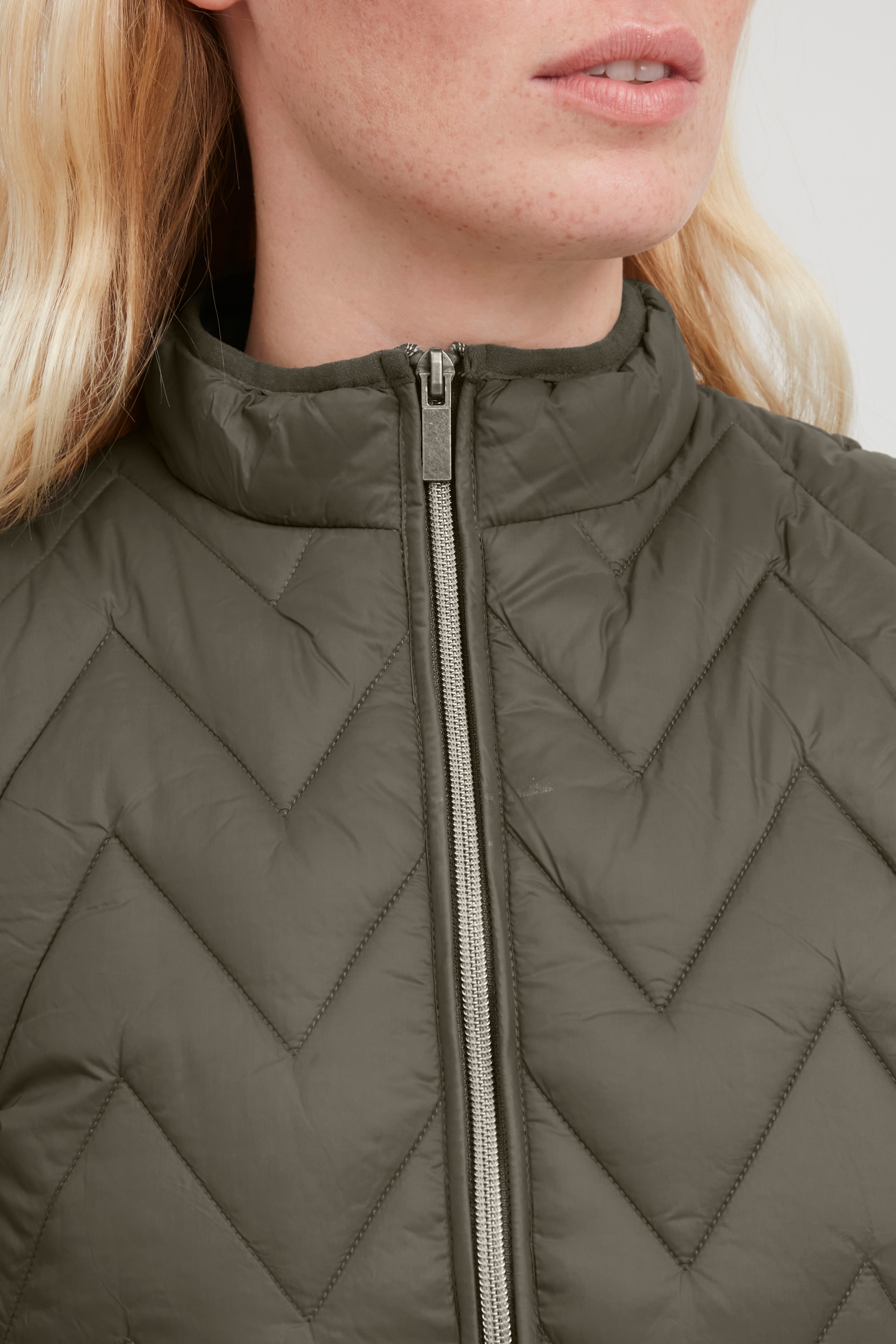 FRBAPADDING Väst ytterplagg LOOKBOOK DETAIL 20609338-190506