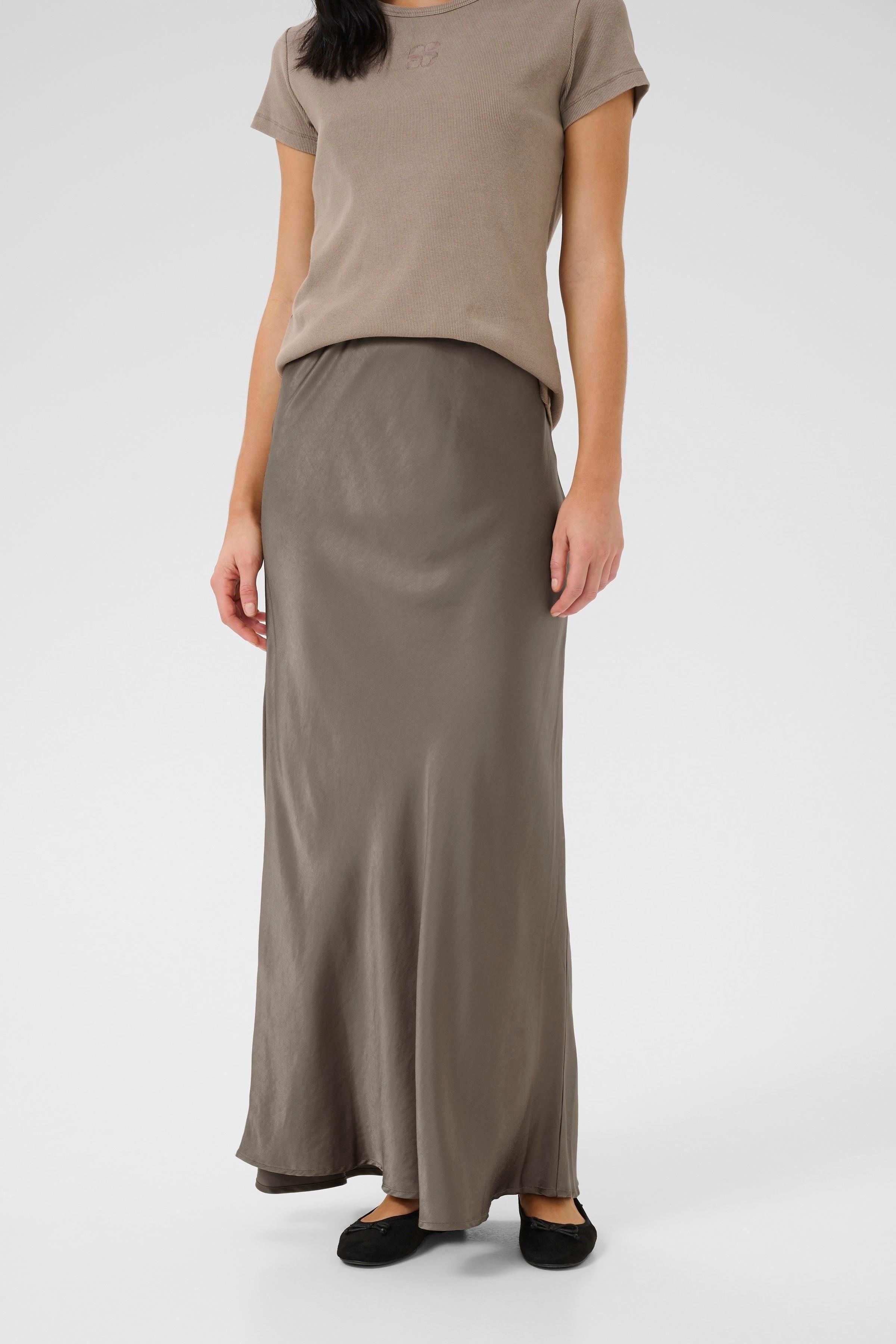 EstelleMW Long Skirt LOOKBOOK FRONT 10704820-181112