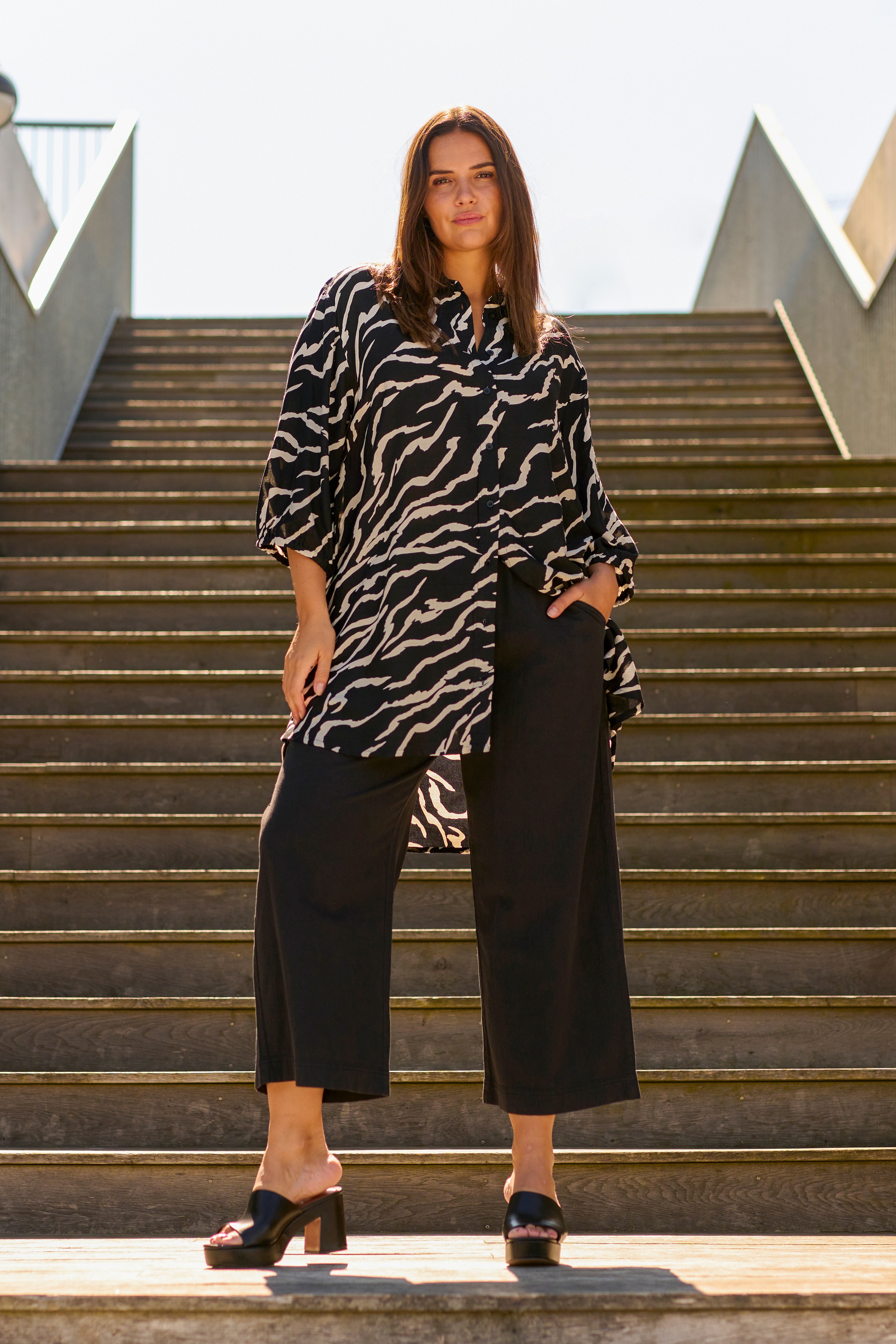 KCsonna Shirt LOCATION NONE 10581447-103939