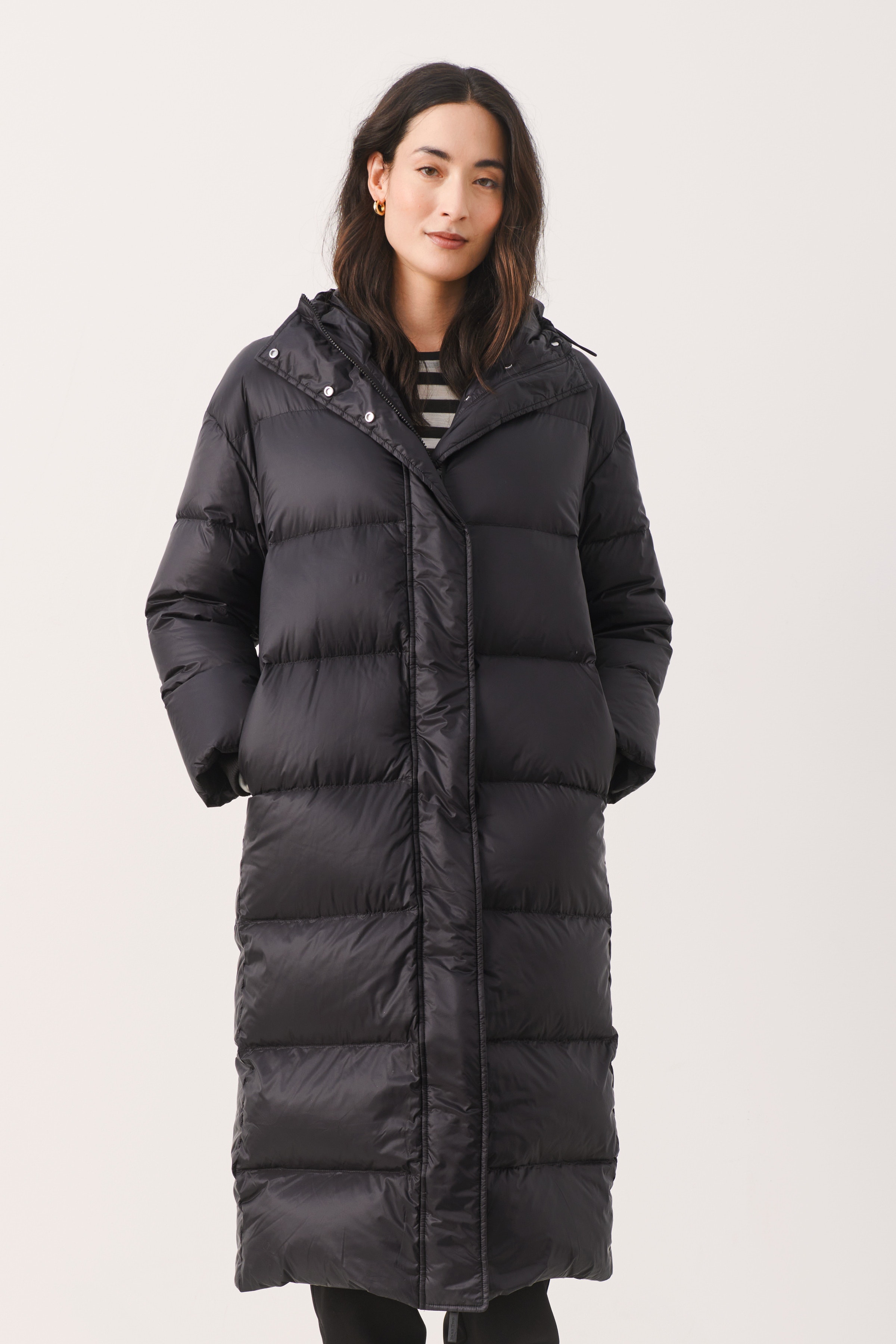 CaitlinPW Coat LOOKBOOK FRONT 30307766-194008