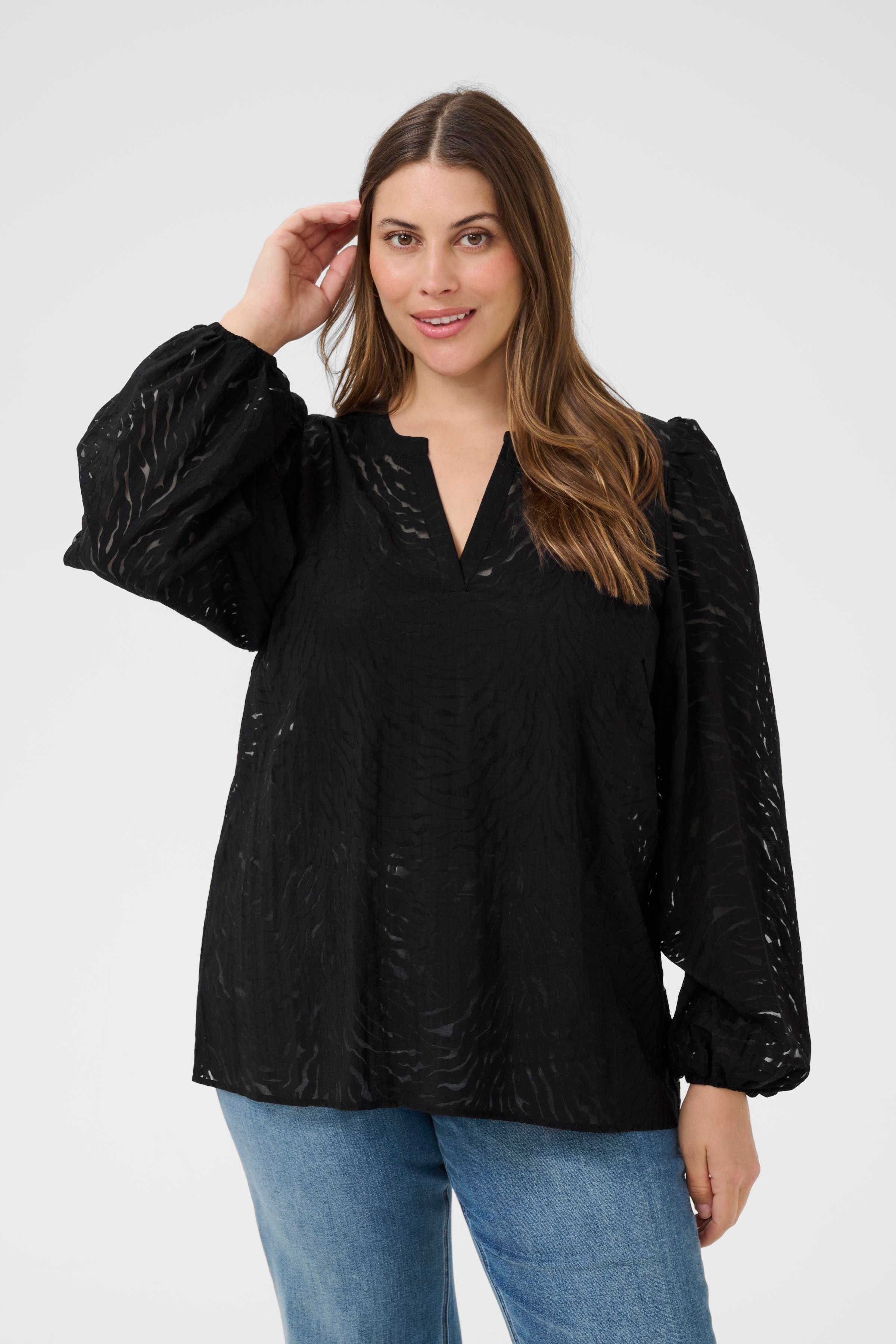 KCvianna Bluse LOOKBOOK FRONT 10583682-100121