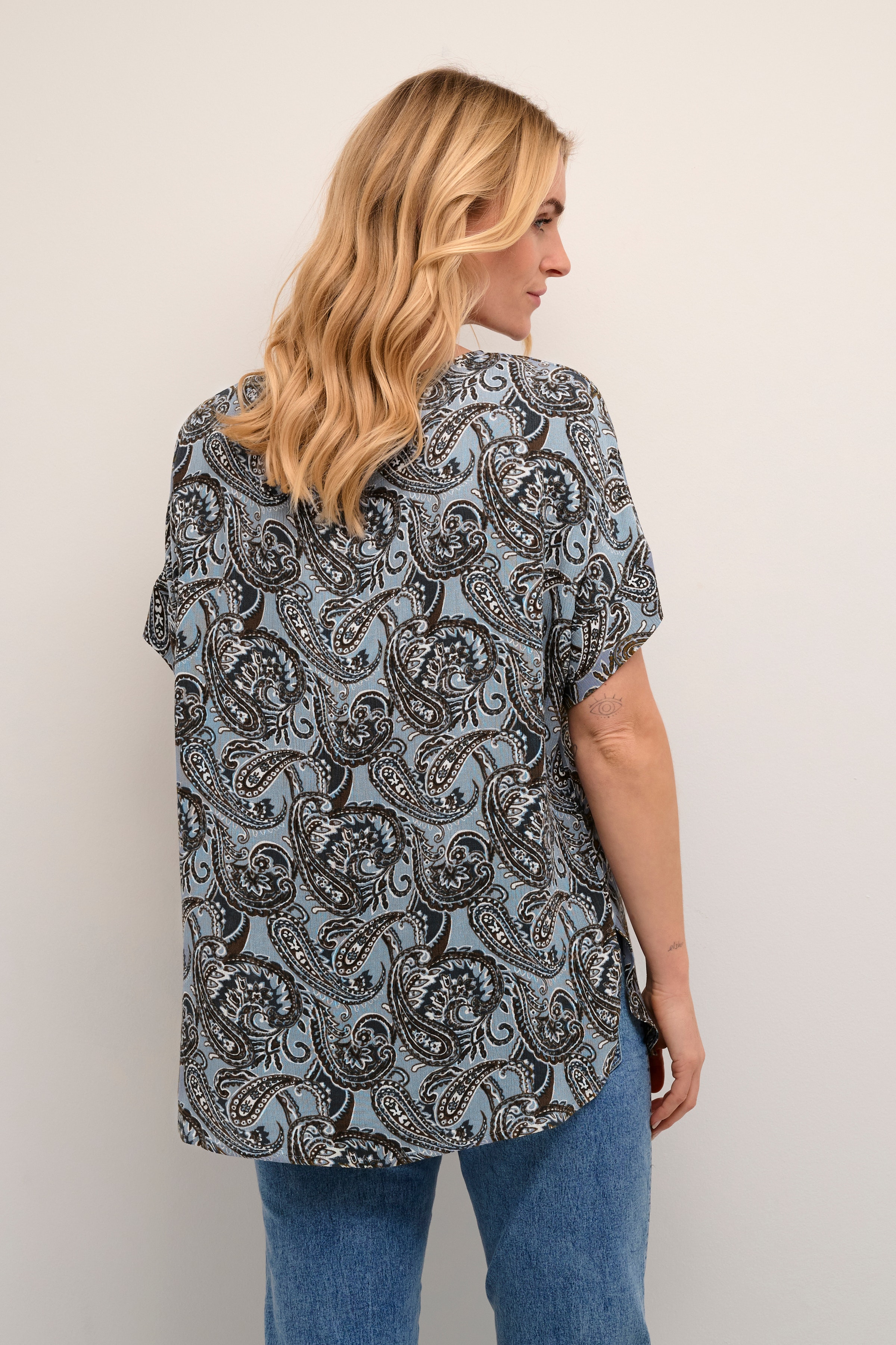 BPalilly Blusar LOOKBOOK BACK 10590428-104322B
