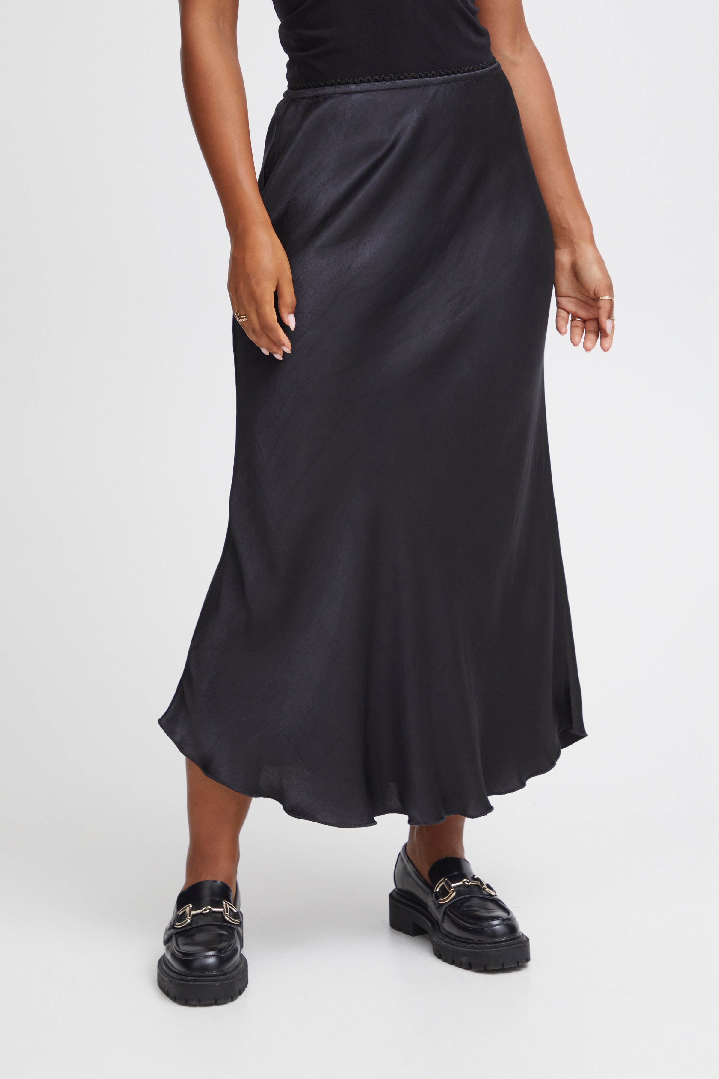 SBCOVERLY Skjørt LOOKBOOK FRONT 22100403-190303