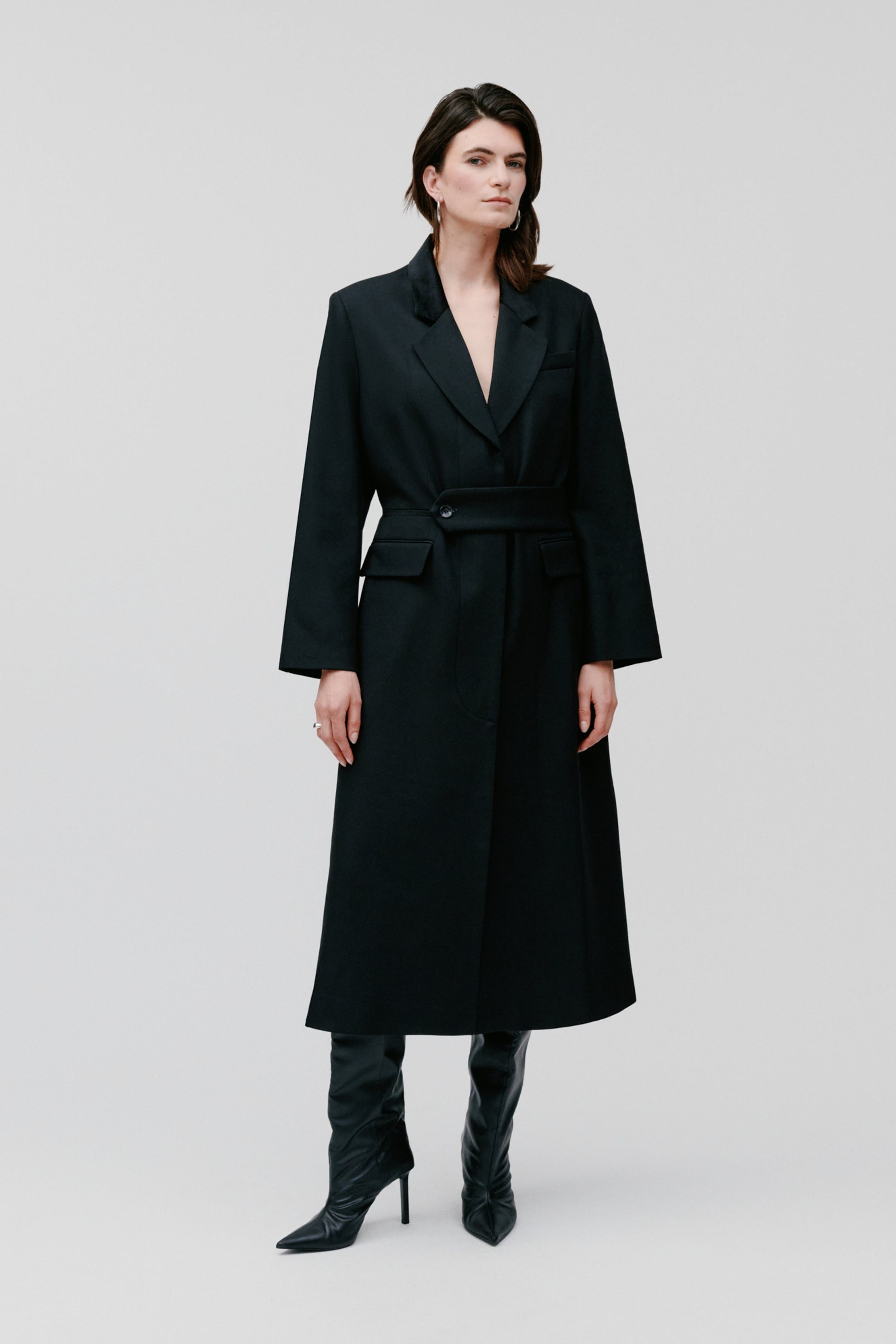 CORI Blazer LOOKBOOK FRONT 30699150-BK999