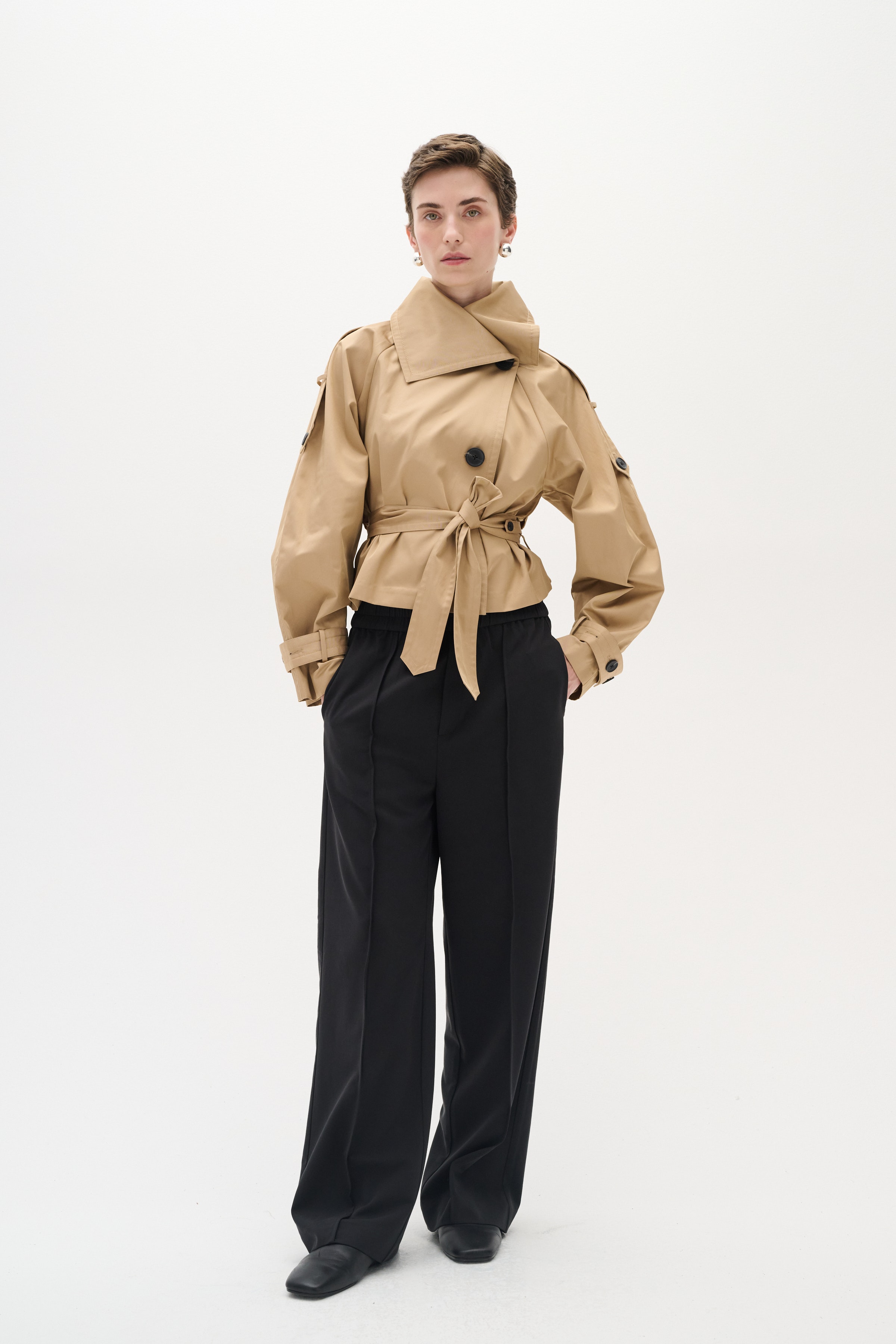 UmayaIW Kort trenchcoat LOOKBOOK FRONT 30110021-171320