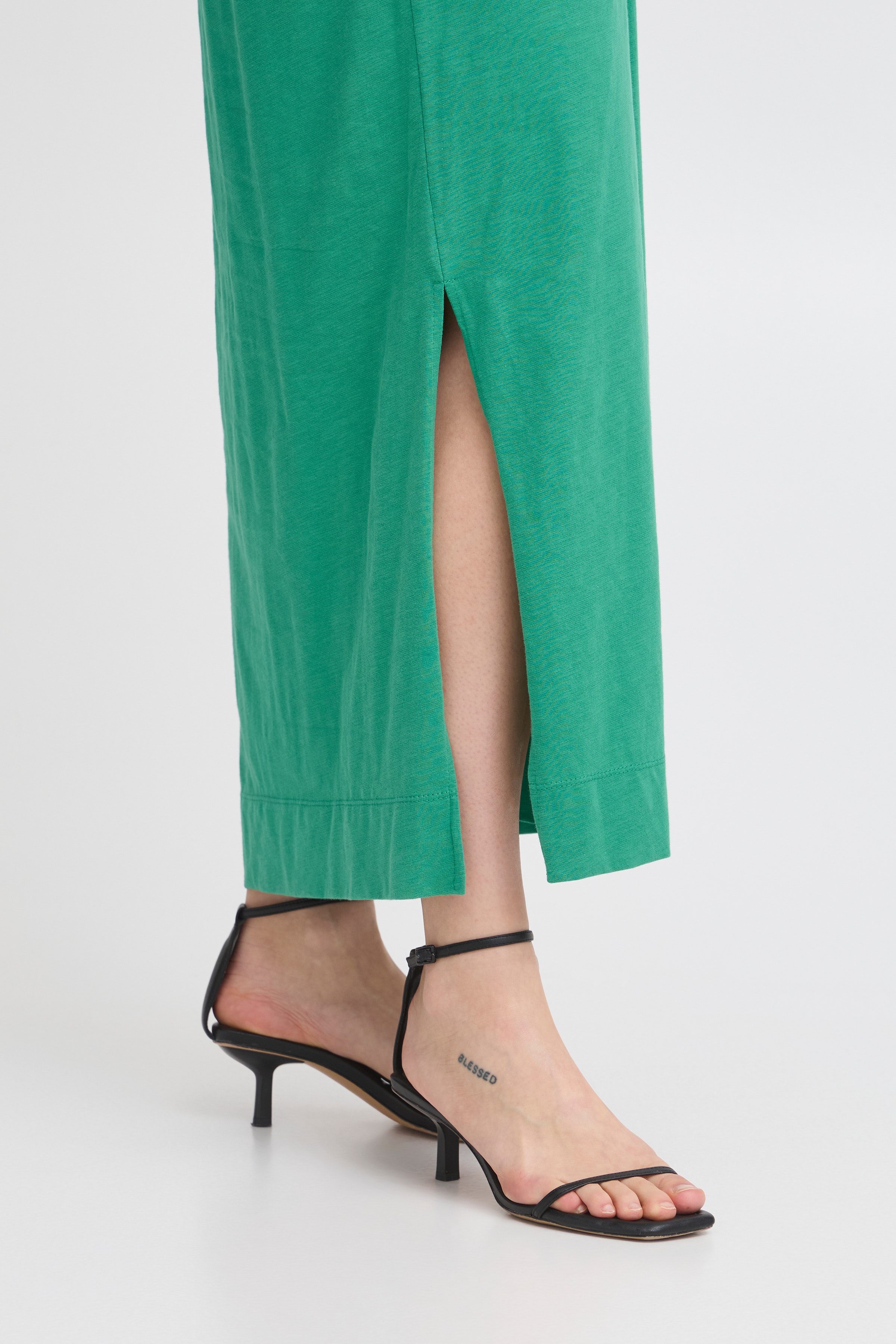 IHOVULA Kleid LOOKBOOK DETAIL 20123372-175923