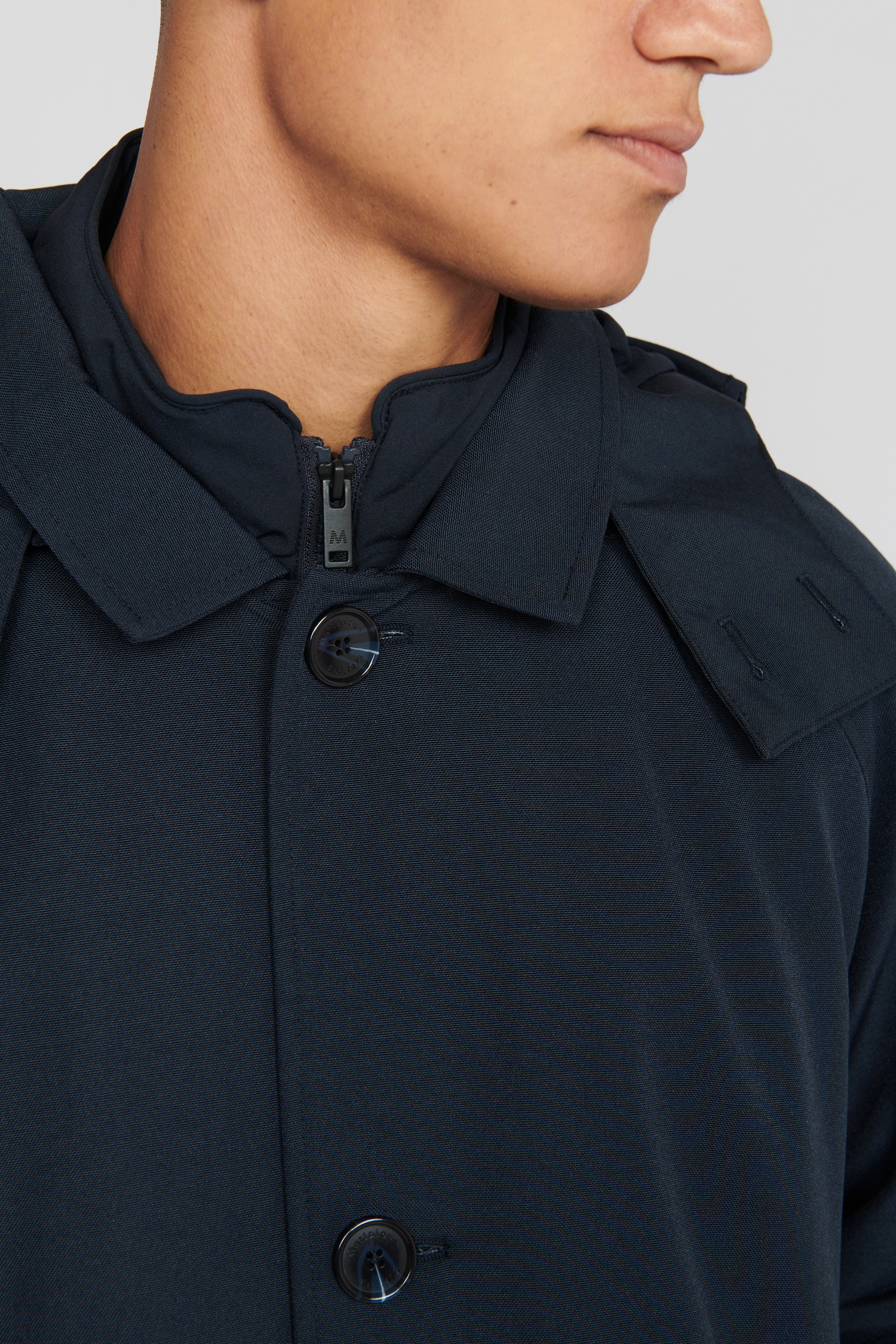 MAclyde Mantel LOOKBOOK DETAIL 30206720-194011