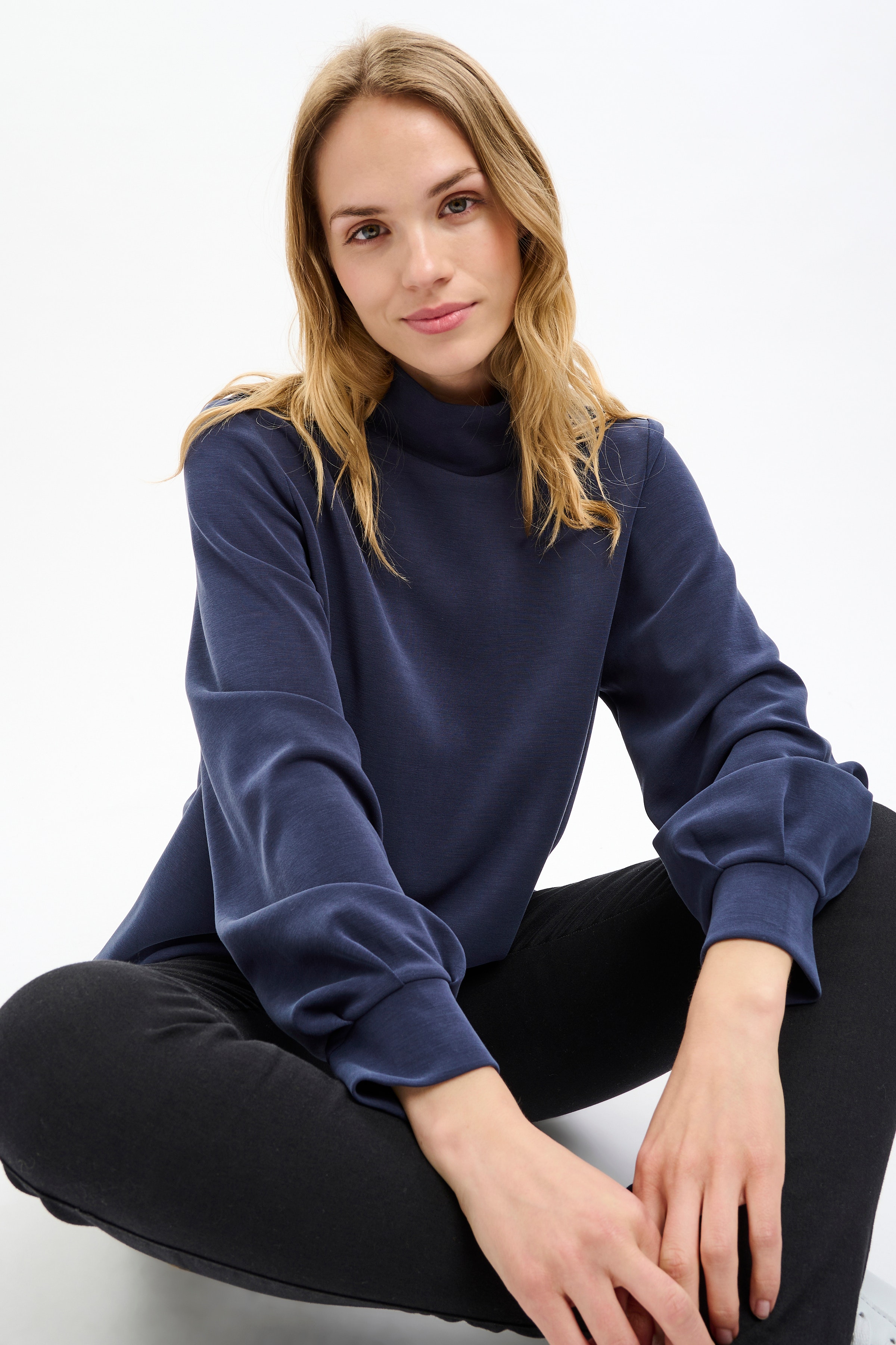 KAedala Sweatshirt LOOKBOOK DETAIL 10505646-194020